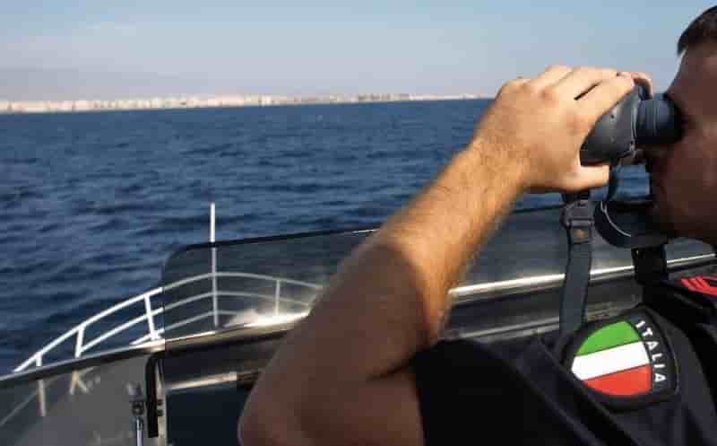 Environ 700 migrants recuperes au large de la libye