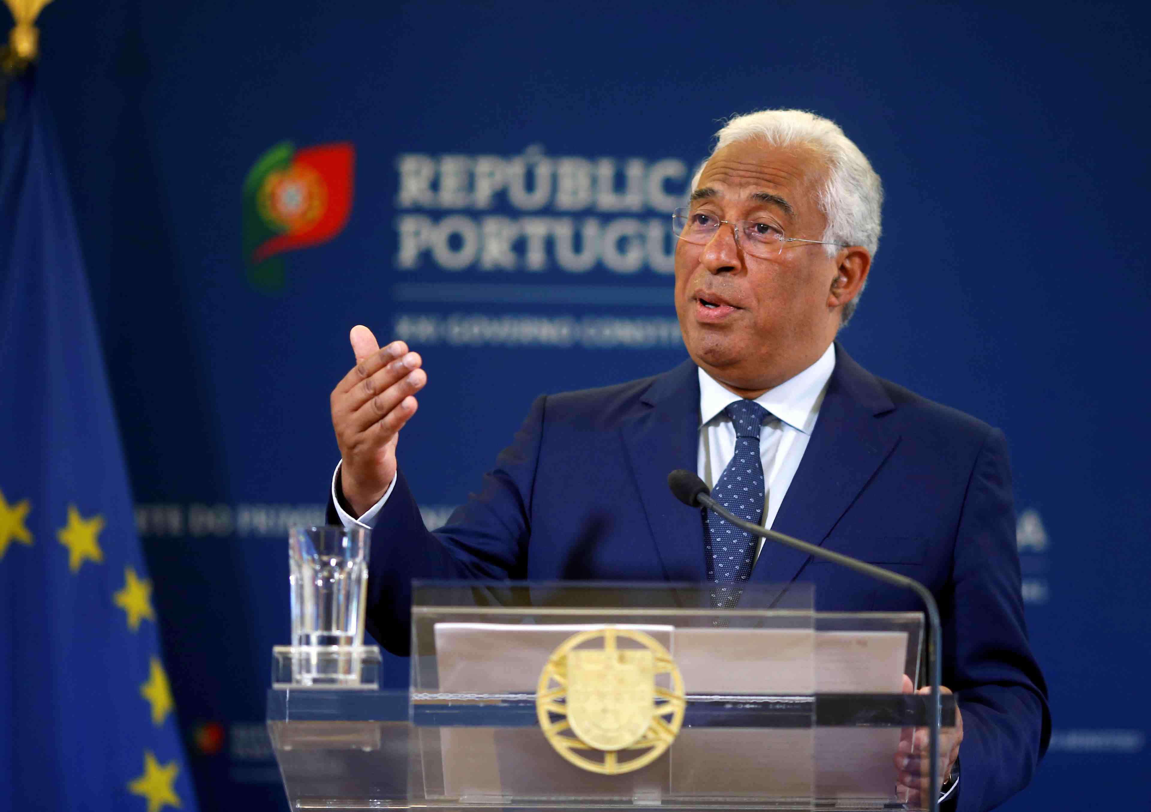 Le premier ministre portugais menace de demissionner apres une fronde
