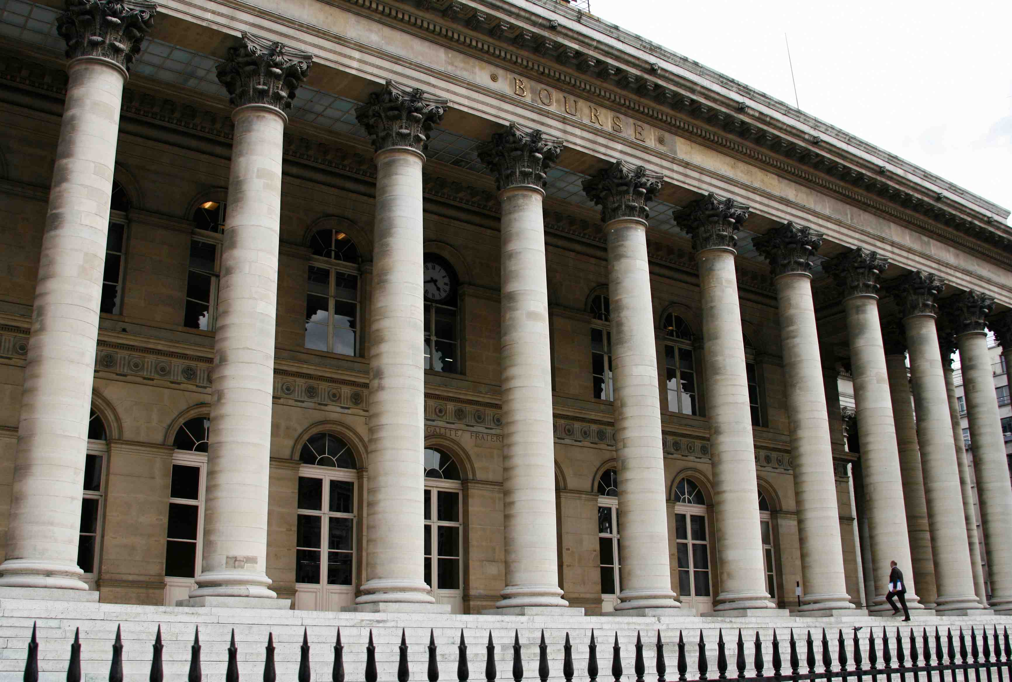 Les bourses europeennes reculent a mi-seance