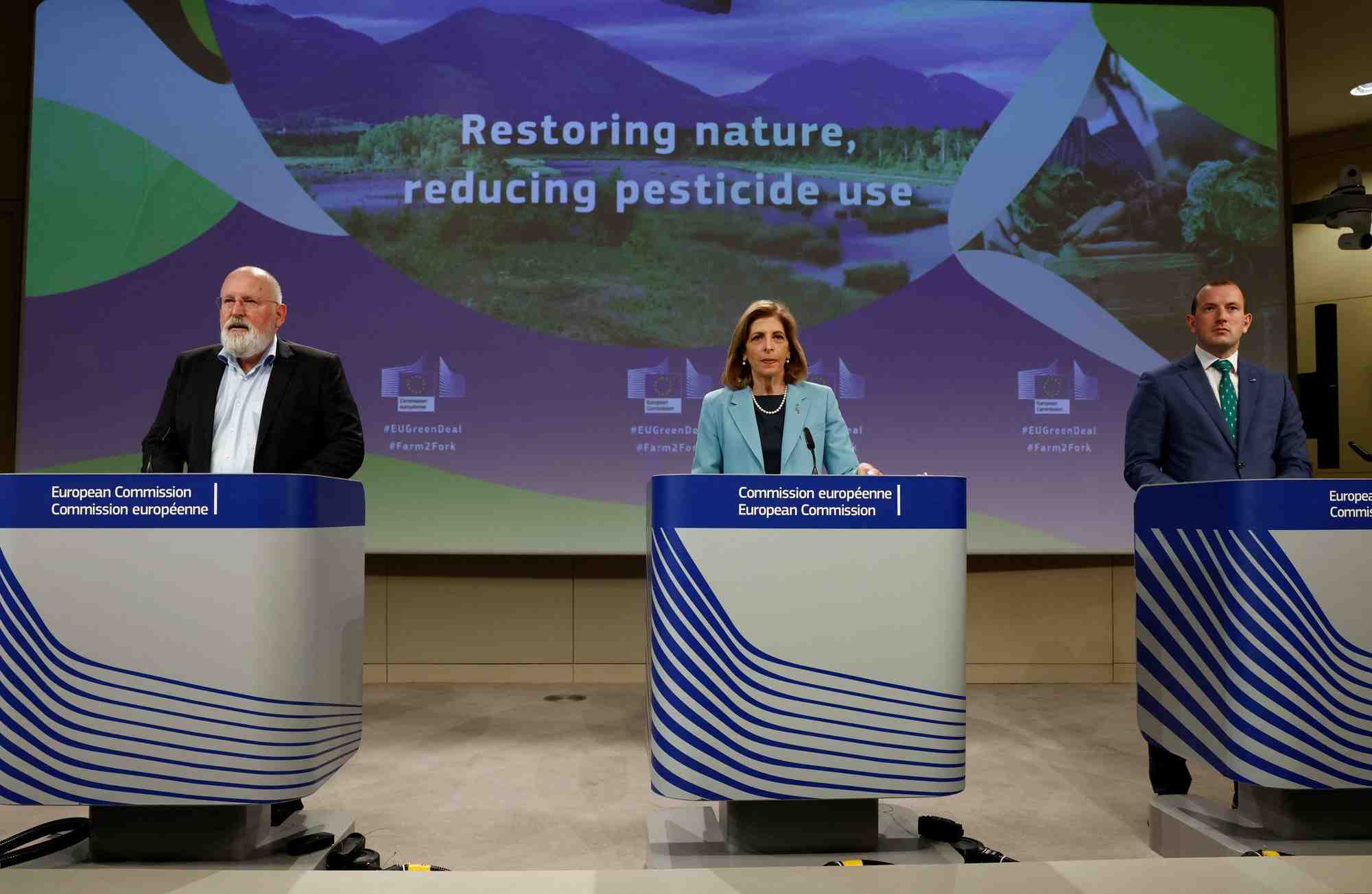 La commission europeenne veut reduire de moitie l'usage des pesticides