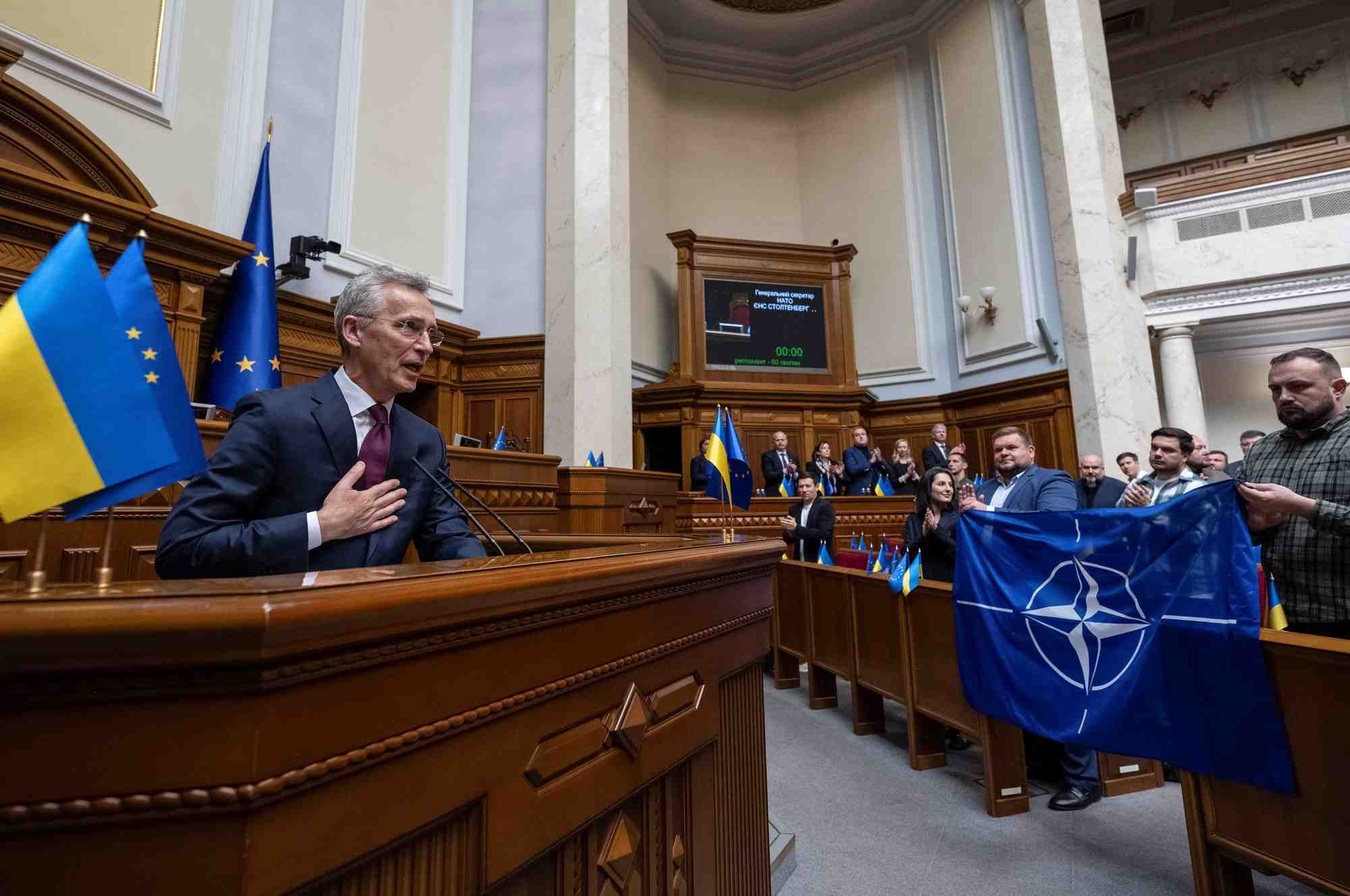 Le secretaire general de l'otan, jens stoltenberg, a kyiv