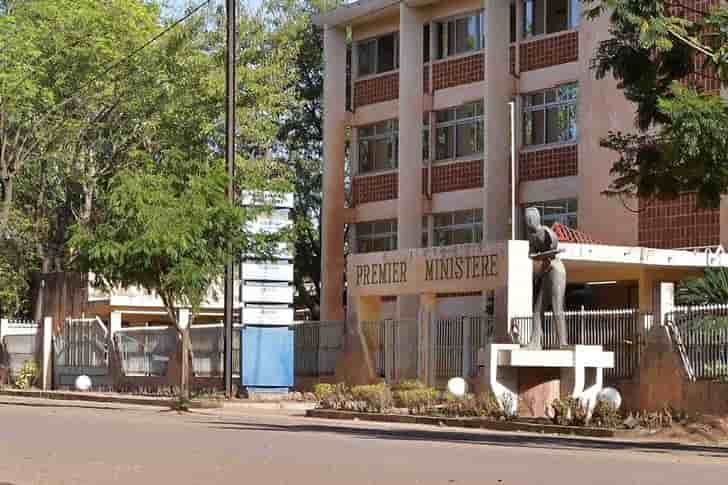Le premier ministre burkinabe sur les sites de la double attaque de ouagadougou