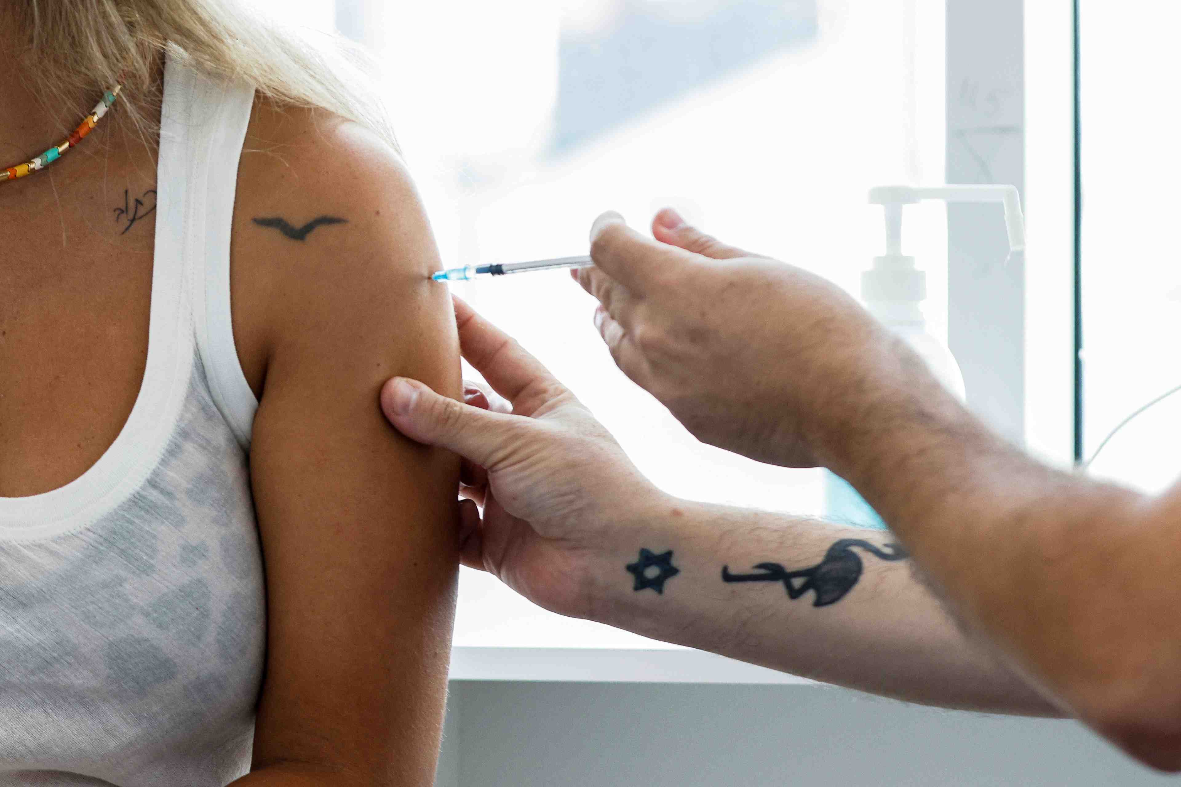 Coronavirus: l'ue laisse la main aux pays pour les campagnes de rappel vaccinal