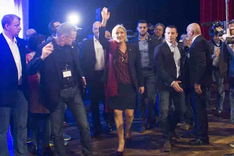Le fn a devoile un programme "realiste" de marine le pen
