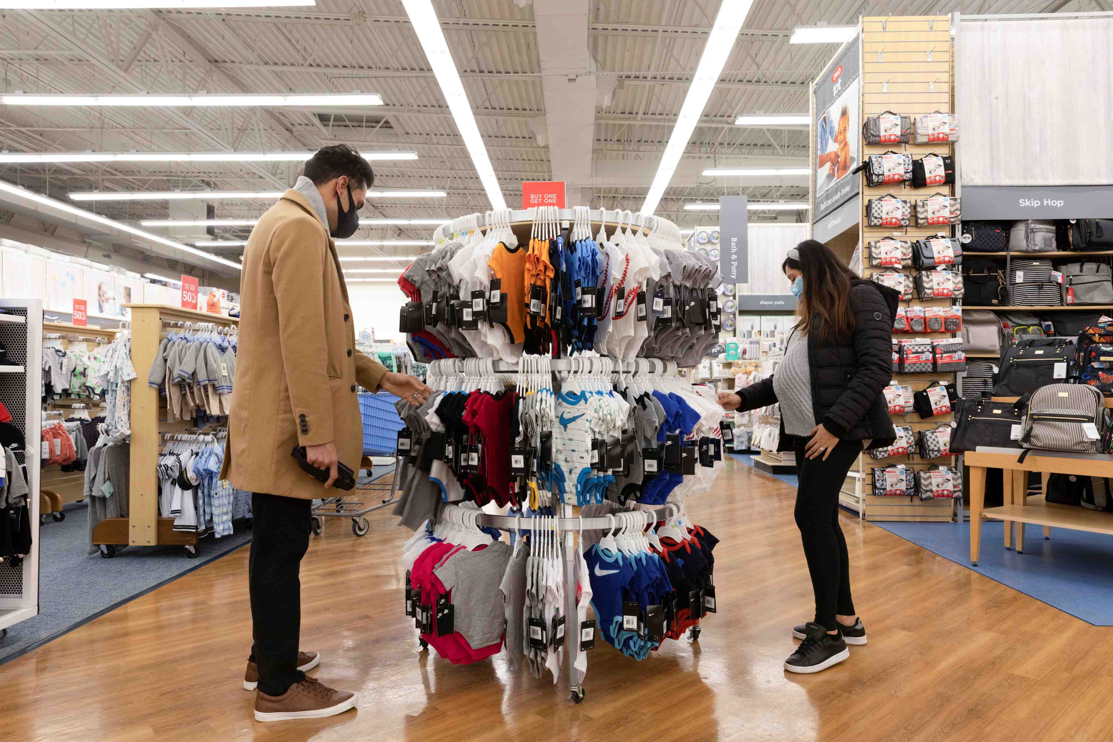 Usa: les ventes au detail ont depasse les attentes en mars