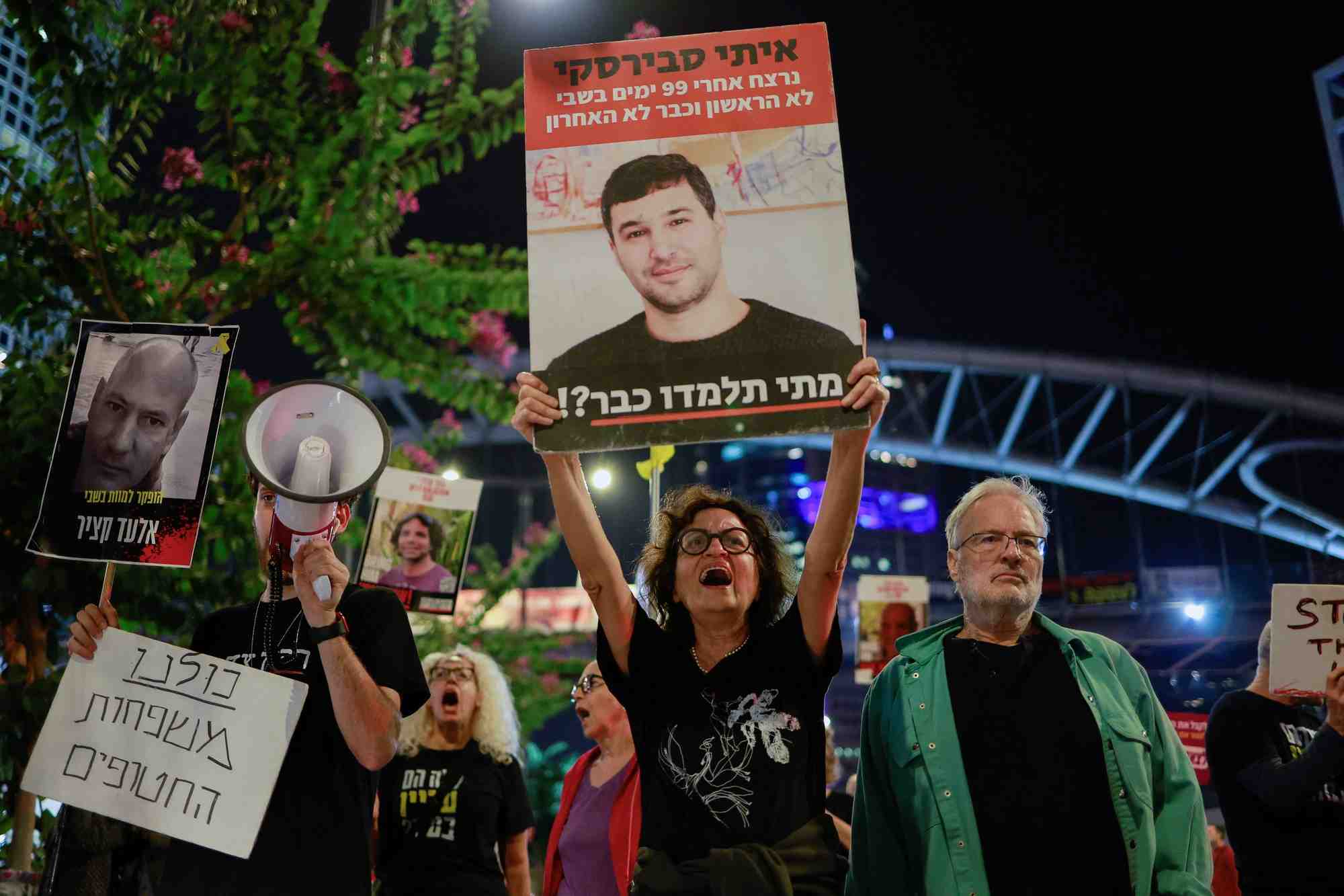 Manifestation contre la gestion par le gouvernement israelien du conflit en cours a gaza et pour montrer le soutien aux otages, a tel aviv