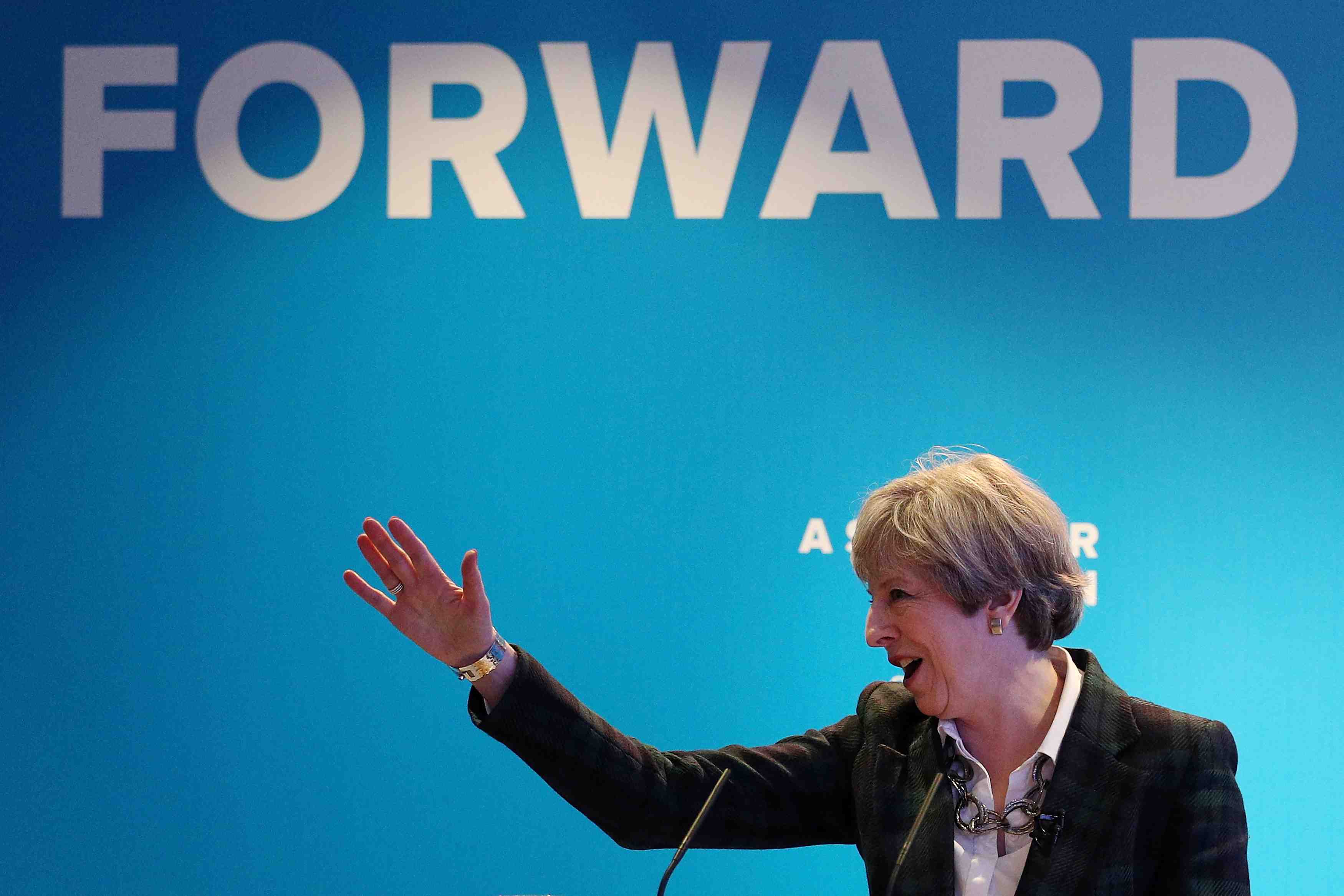 Sondages: les tories maintiennent une confortable avance