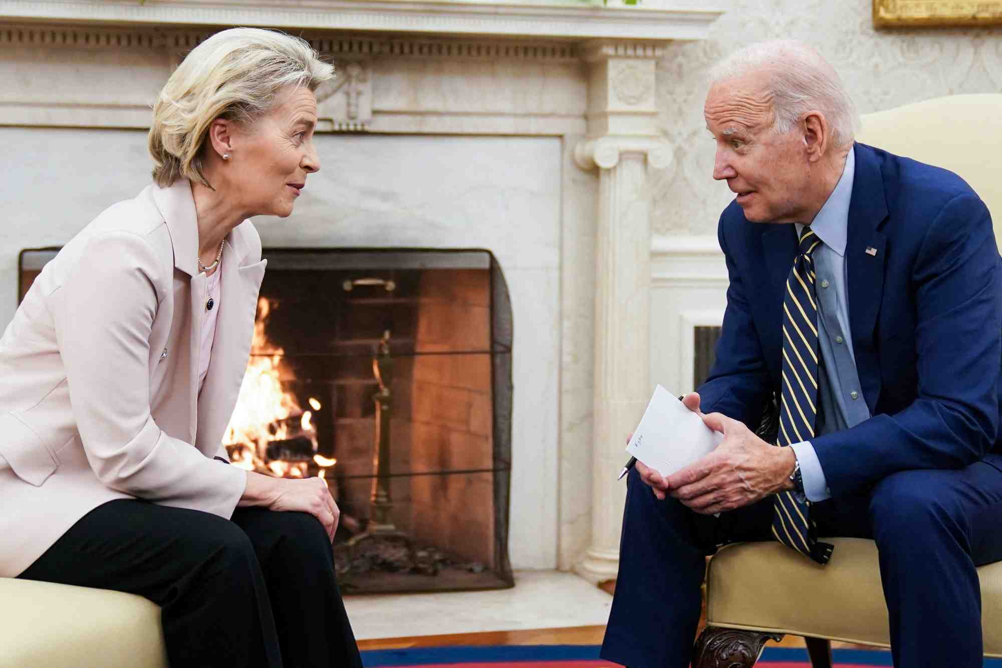 Le president biden rencontre la presidente de la commission europeenne ursula von der leyen a washington
