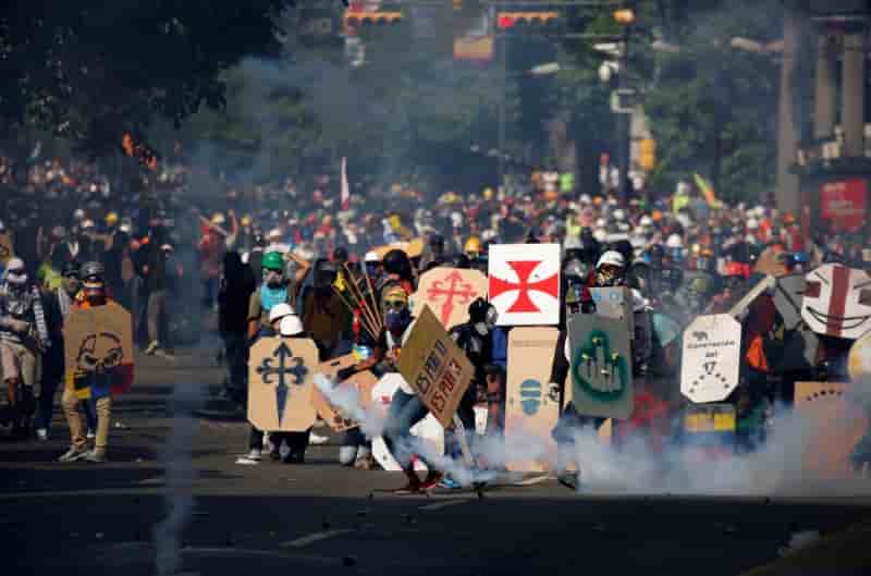 Manifestation monstre a caracas contre le president maduro