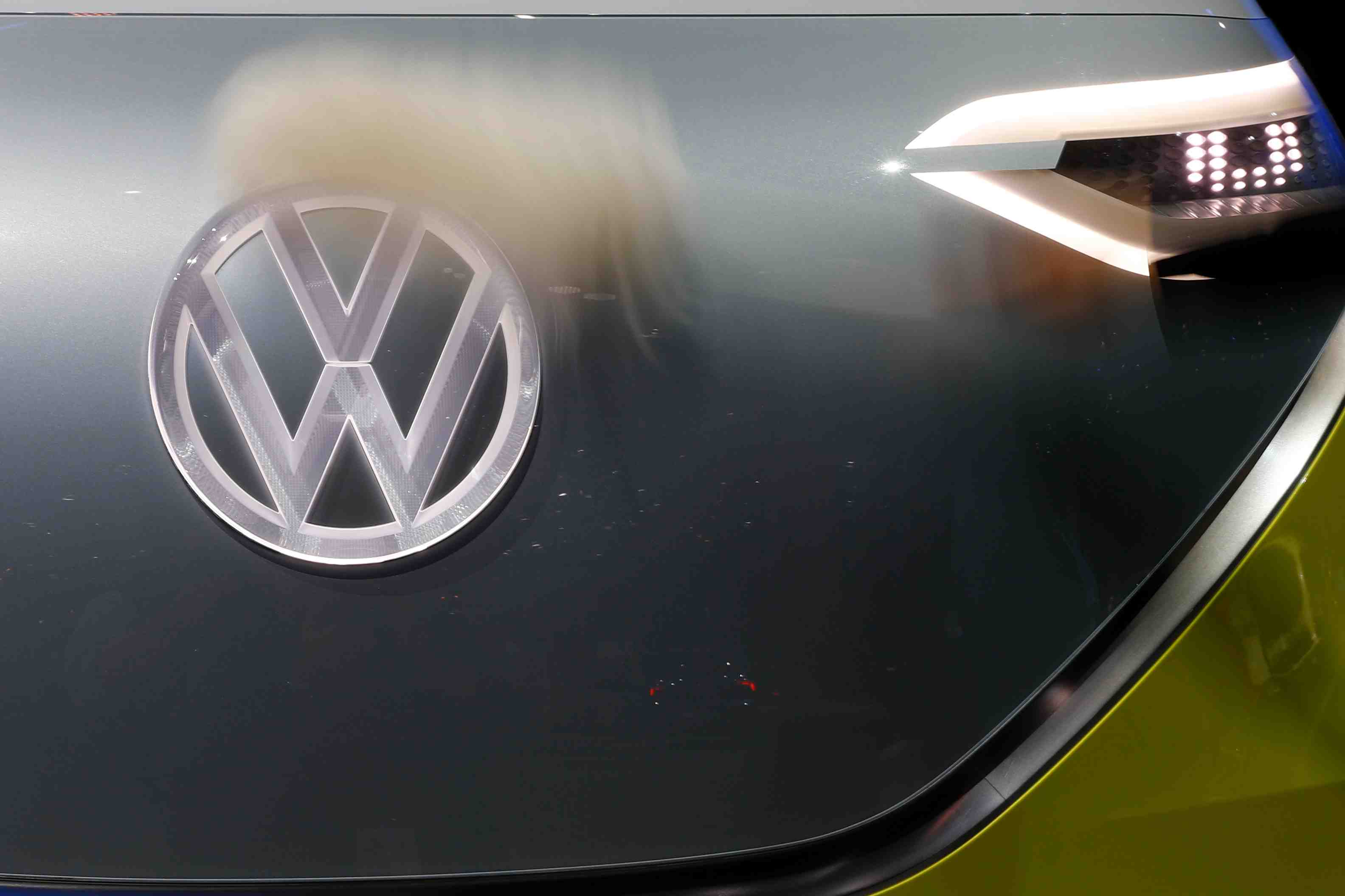 Volkswagen: provisions supplementaires de 2,5 milliards d'euros liees aux usa