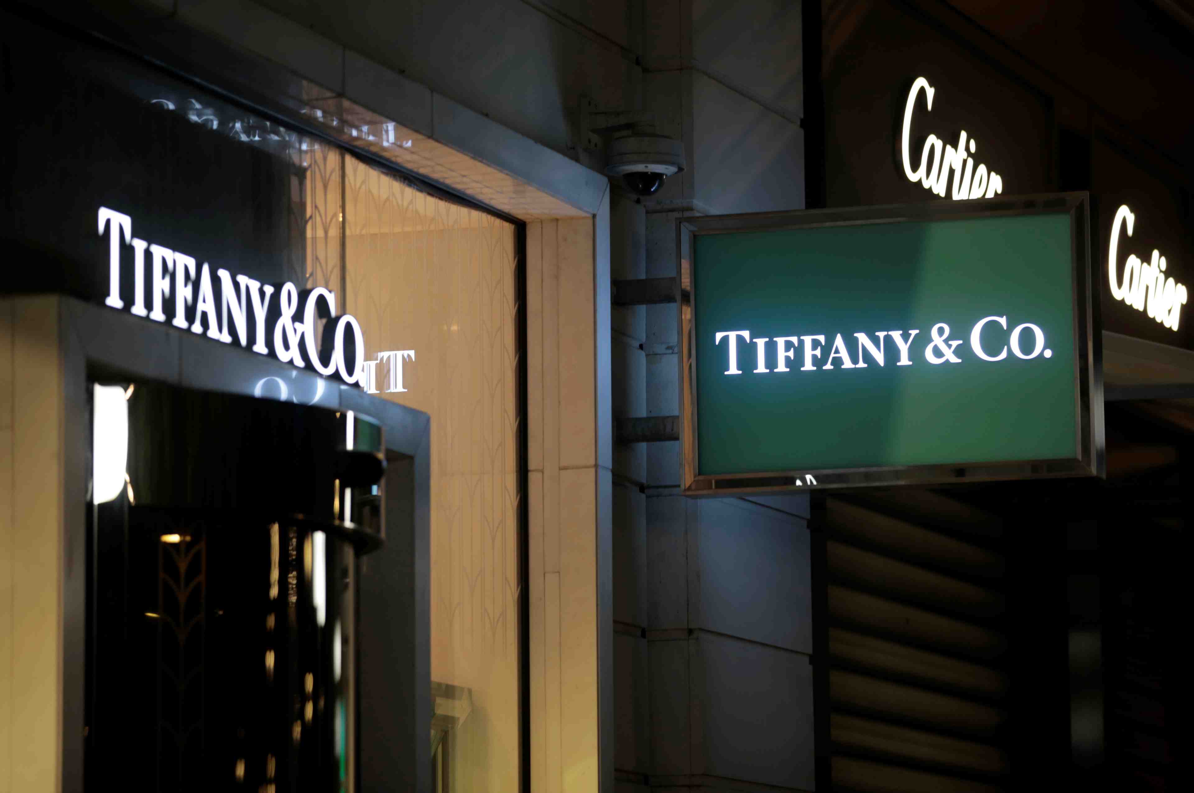 Tiffany a recu une proposition de lvmh, s'envole en bourse
