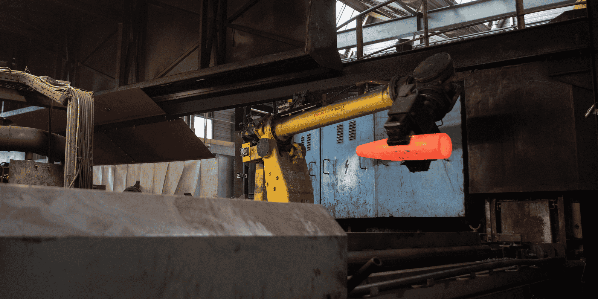 Grand corps creux en cours de fabrication aux Forges de Tarbes.