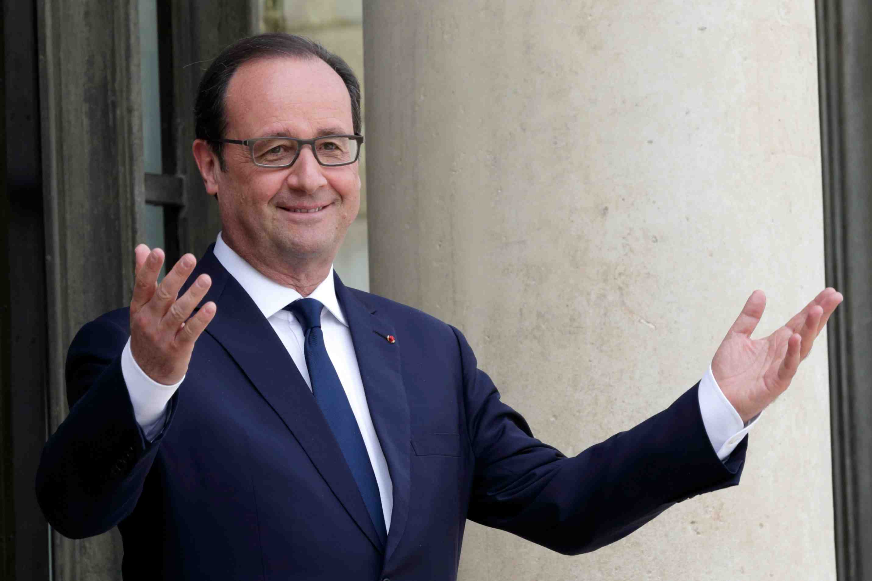 Francois hollande donne des gages pour convaincre les militants socialistes
