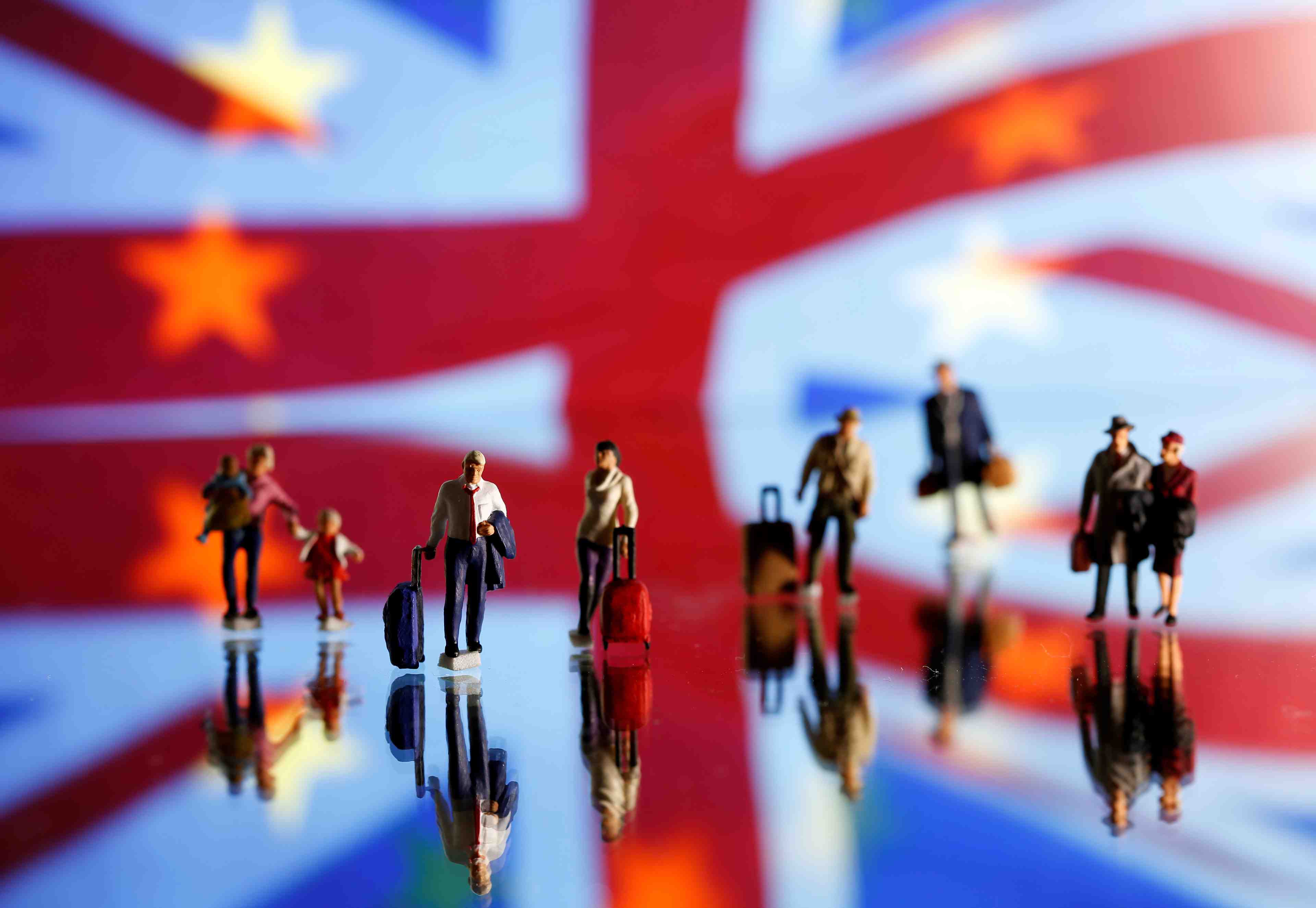 L'ue d'accord pour un report du brexit, johnson veut des elections