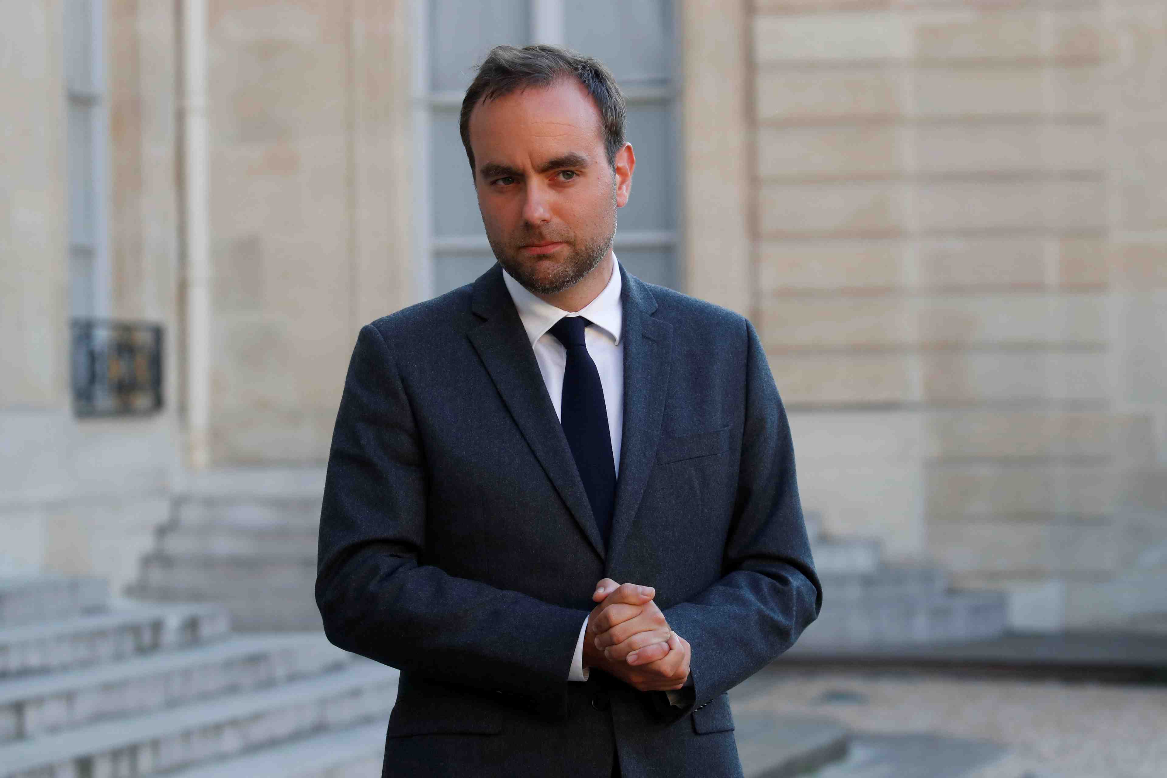 Le ministre des outre-mer, sebastien lecornu, vise par une enquete du pnf