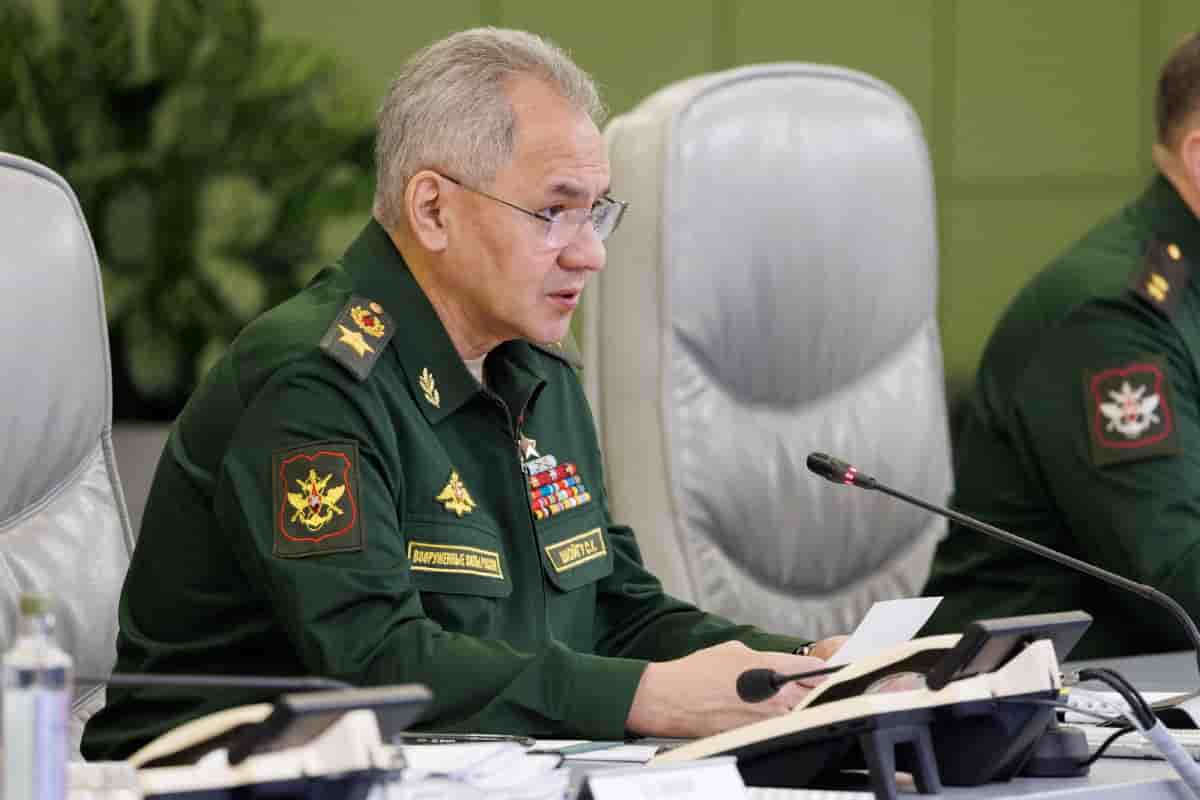 Le ministre russe de la defense, serguei choigou, preside une reunion a moscou