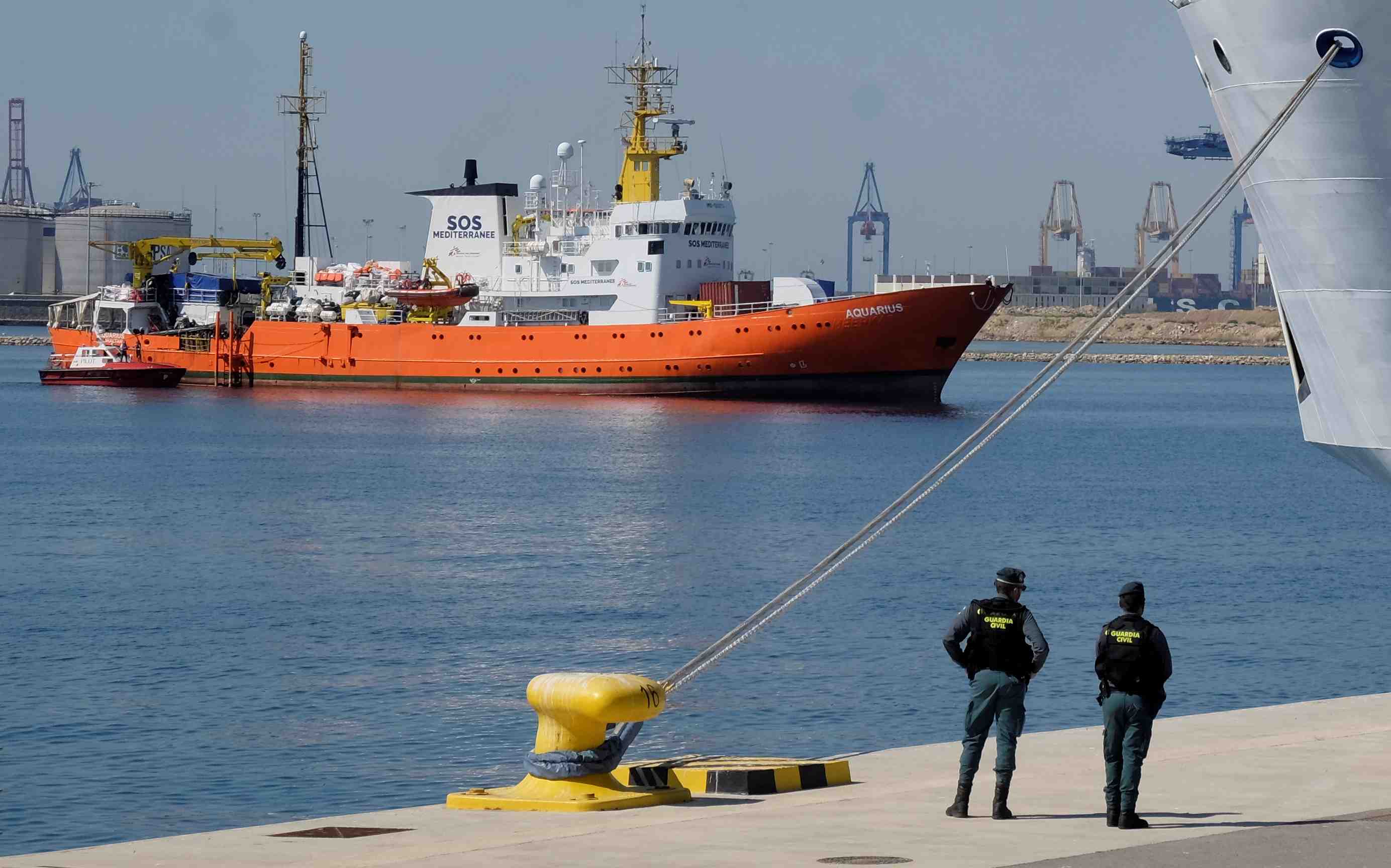 L'aquarius attendu en espagne en pleine polemique