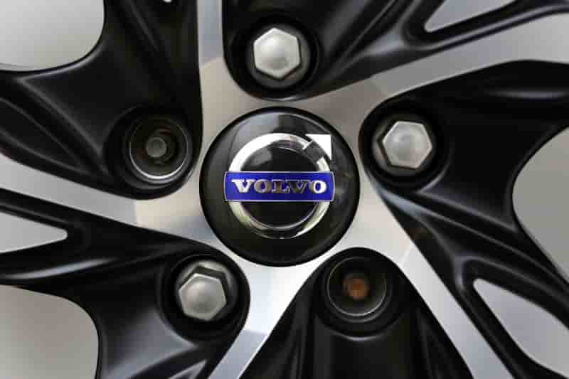 Volvo fait mieux que prevu, augmente ses previsions de marche