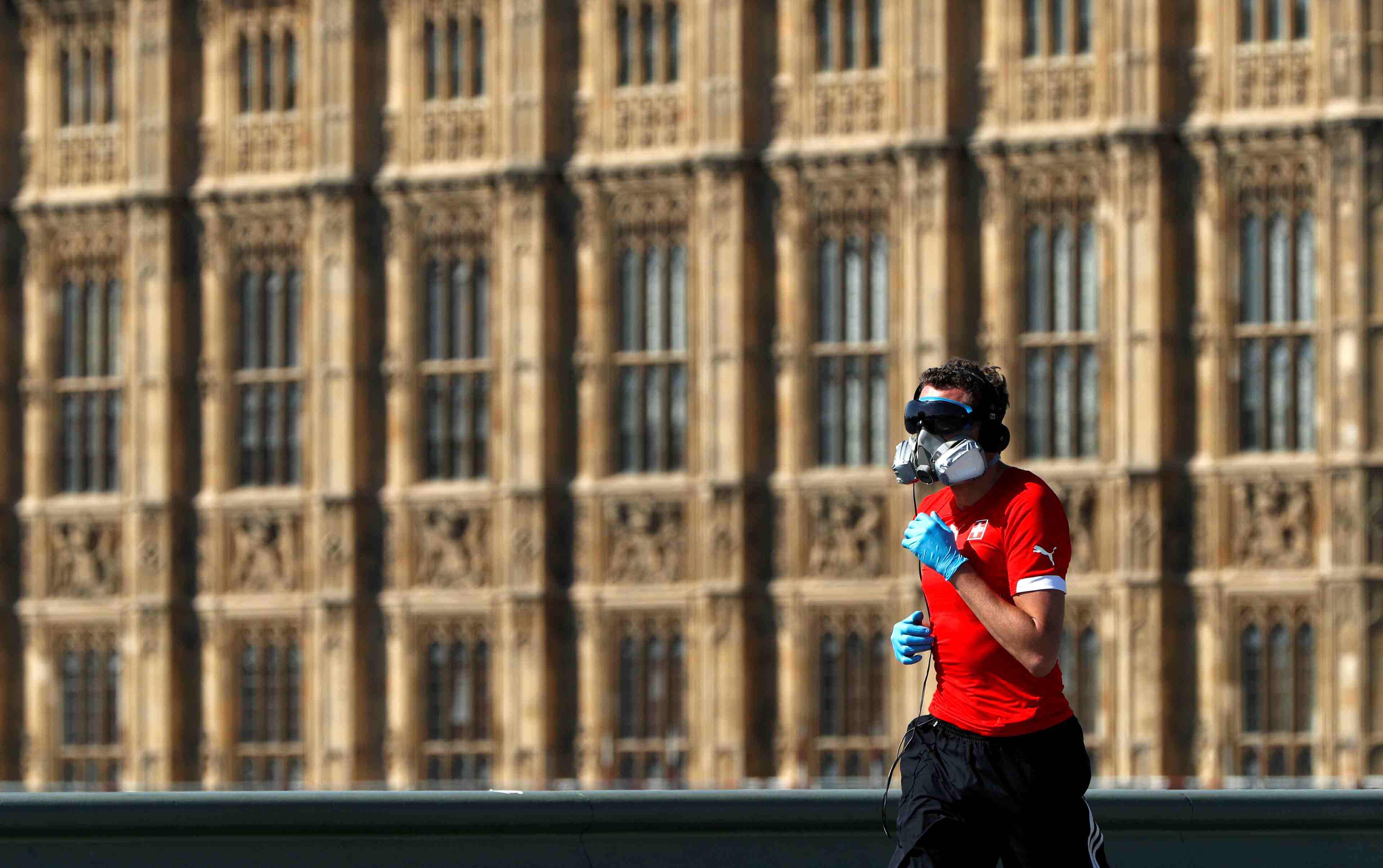Coronavirus: ralentissement du nombre de deces quotidiens en grande-bretagne