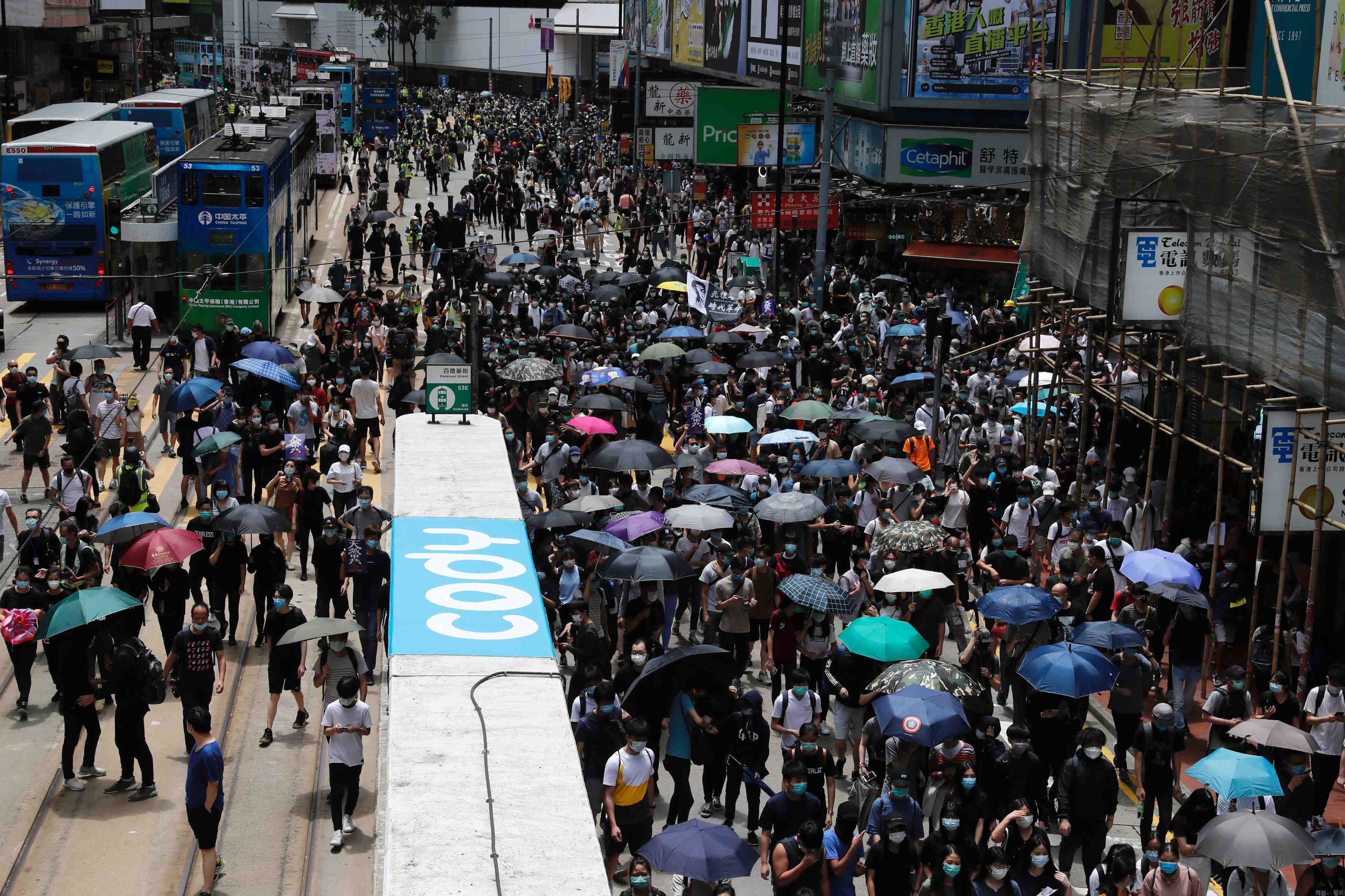 Hong kong: plus grosse manifestation depuis le confinement