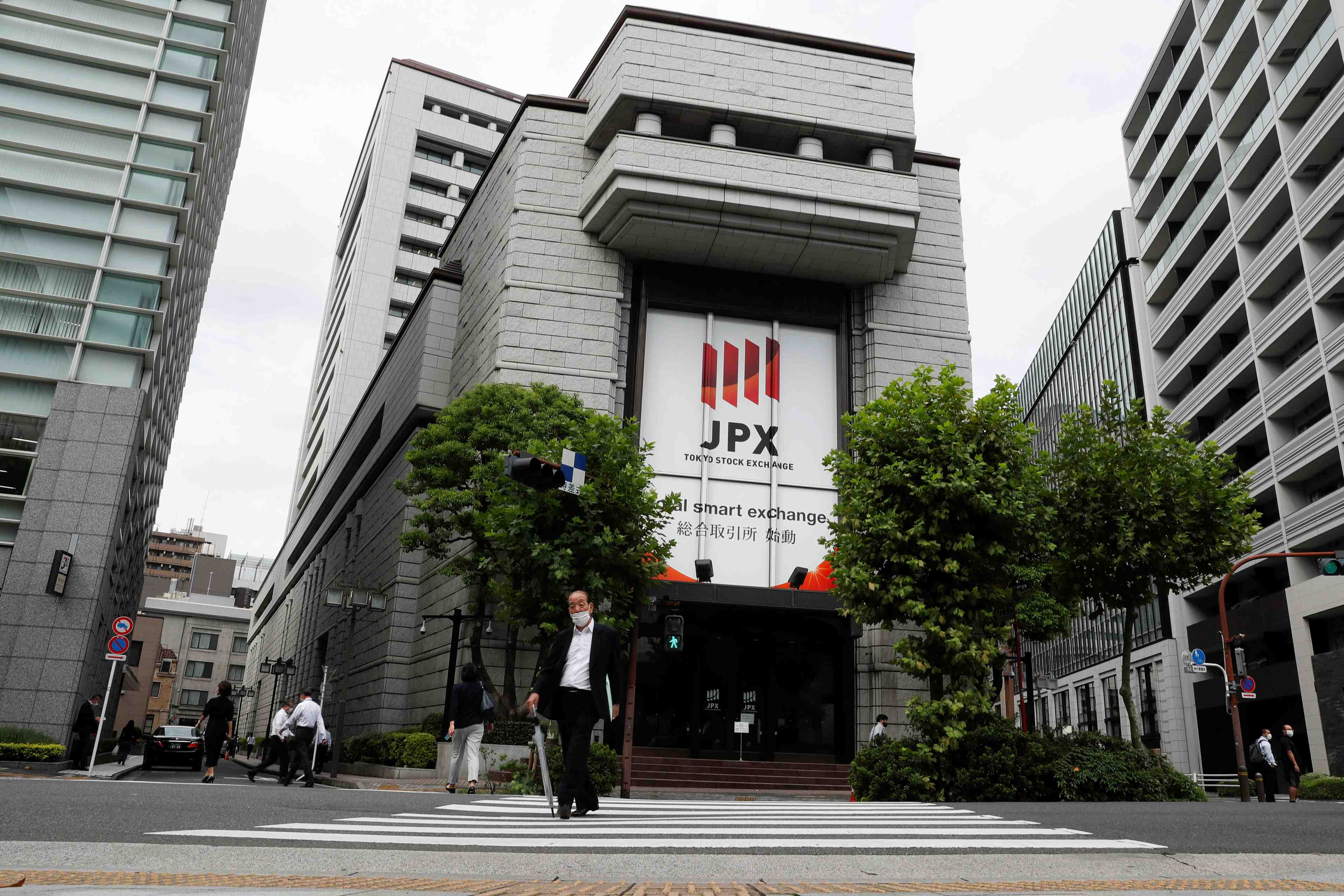 La bourse de tokyo termine en baisse