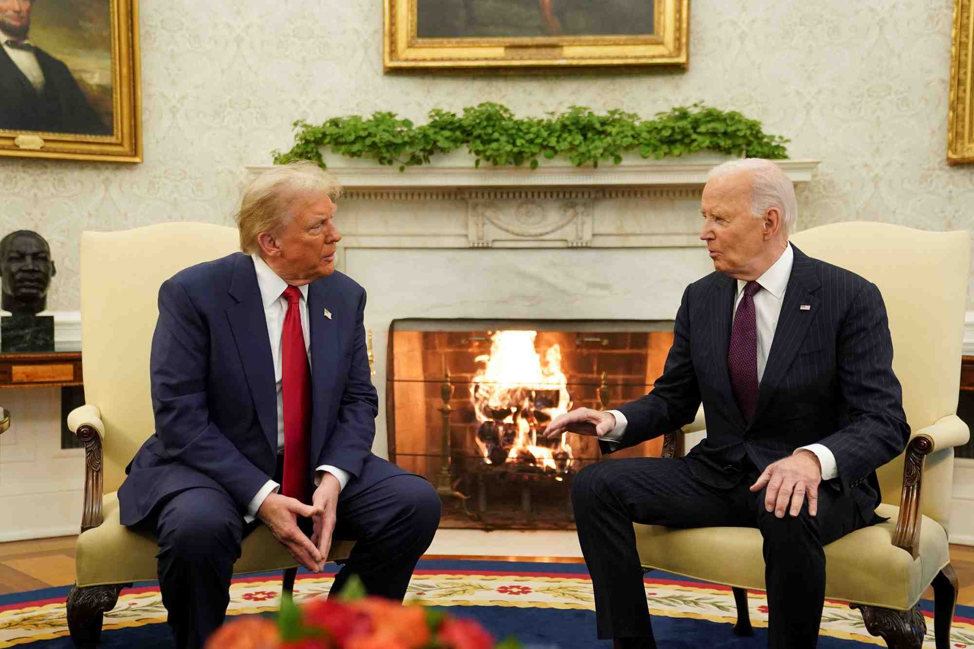 Joe biden a recu donald trump dans le bureau ovale