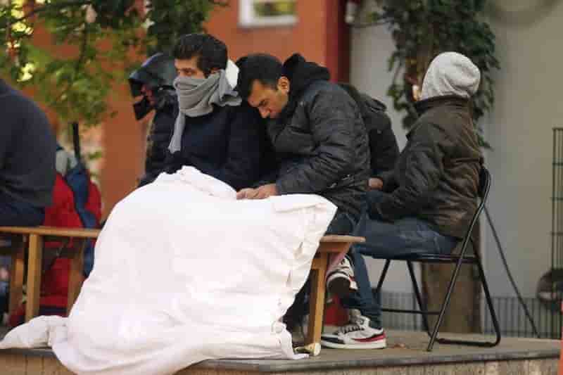 Bientot des "zones de transit" pour refugies en allemagne