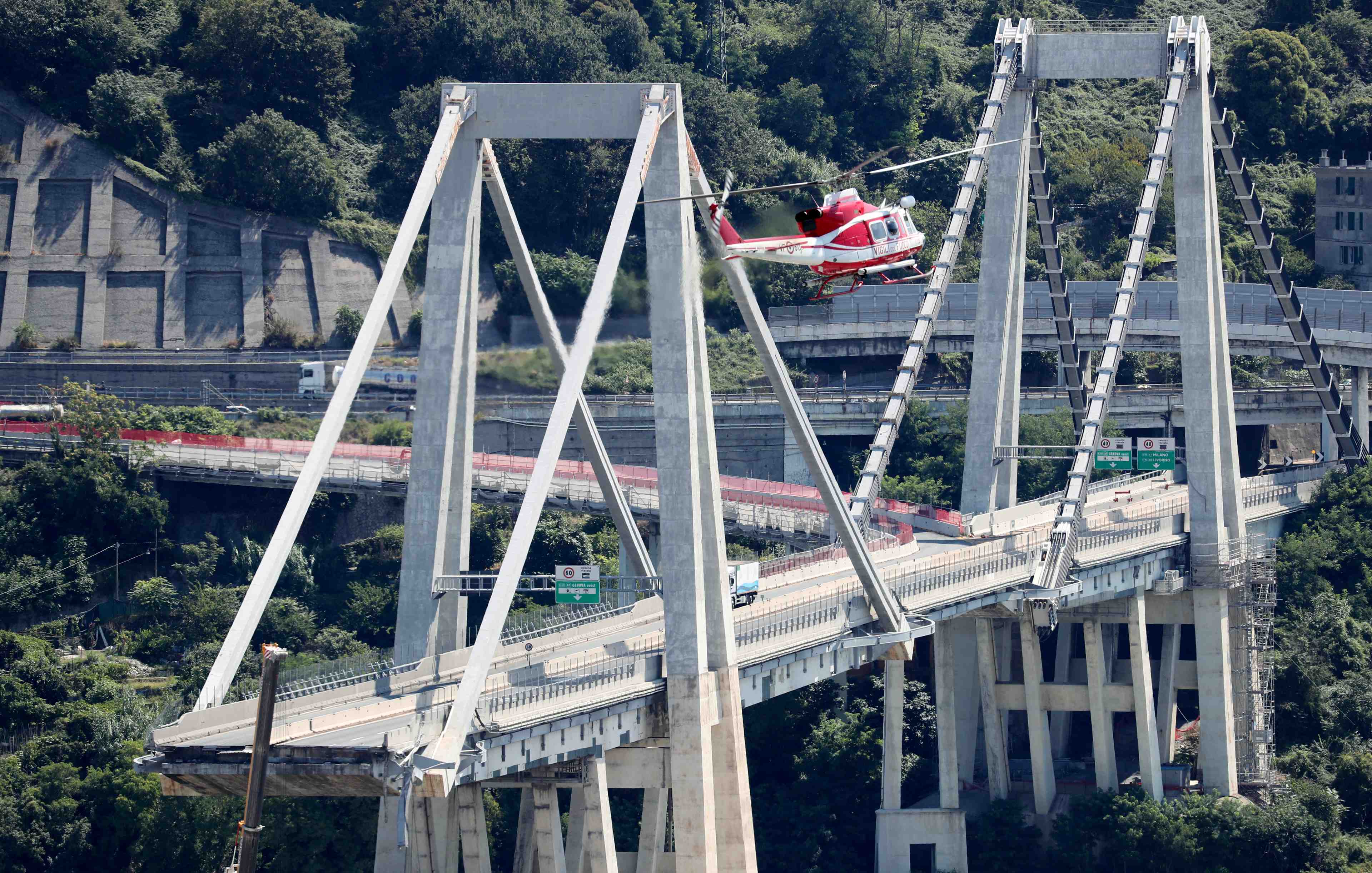 Italie/pont: trois possibilites a l'etude contre autostrade, declare un ministre