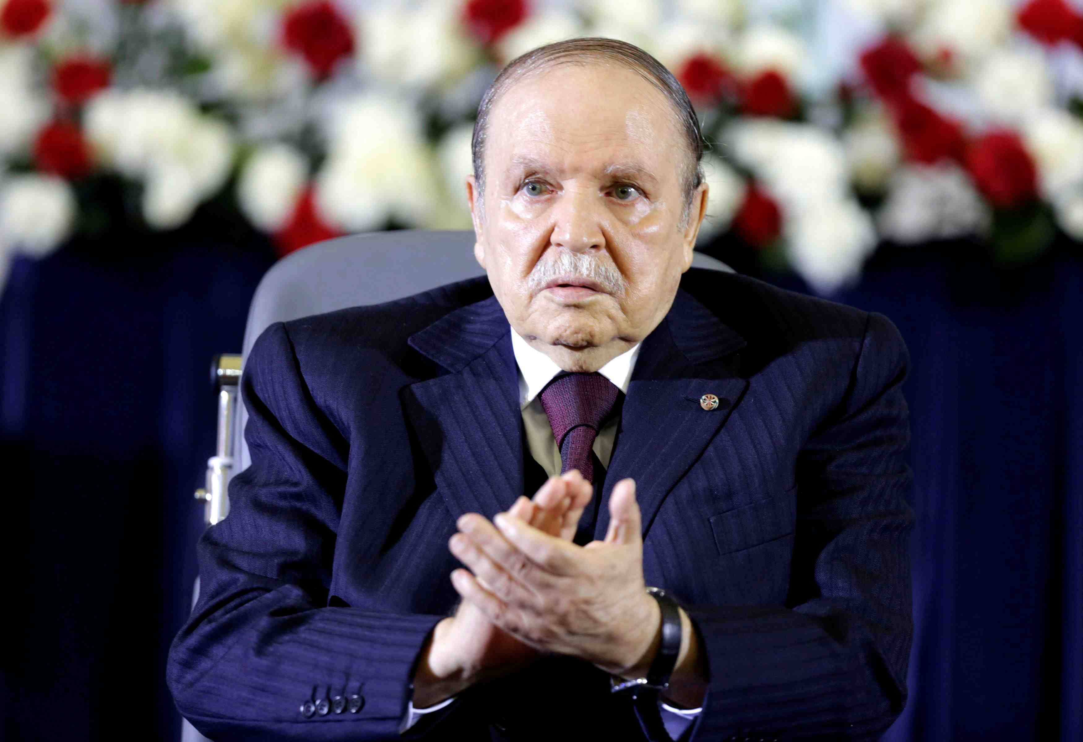 Manifestation d'etudiants a alger pour exiger le depart immediat de bouteflika