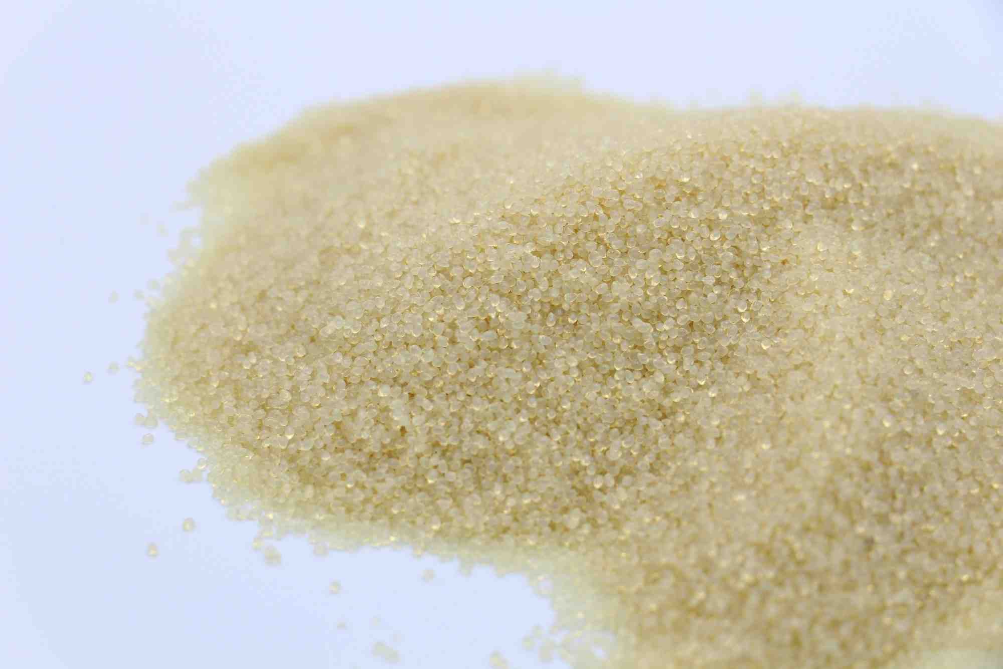 Le granulat développé par Lactips représente une alternative aux plastiques pétrosourcés traditionnels.