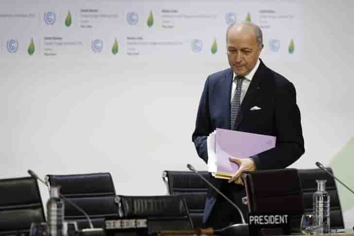 Fabius crie a l'"alerte rouge" sur le climat