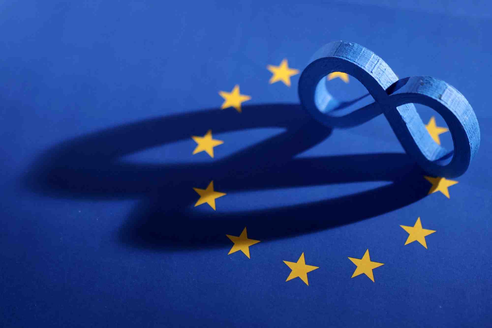 Le drapeau de l'ue et le logo meta