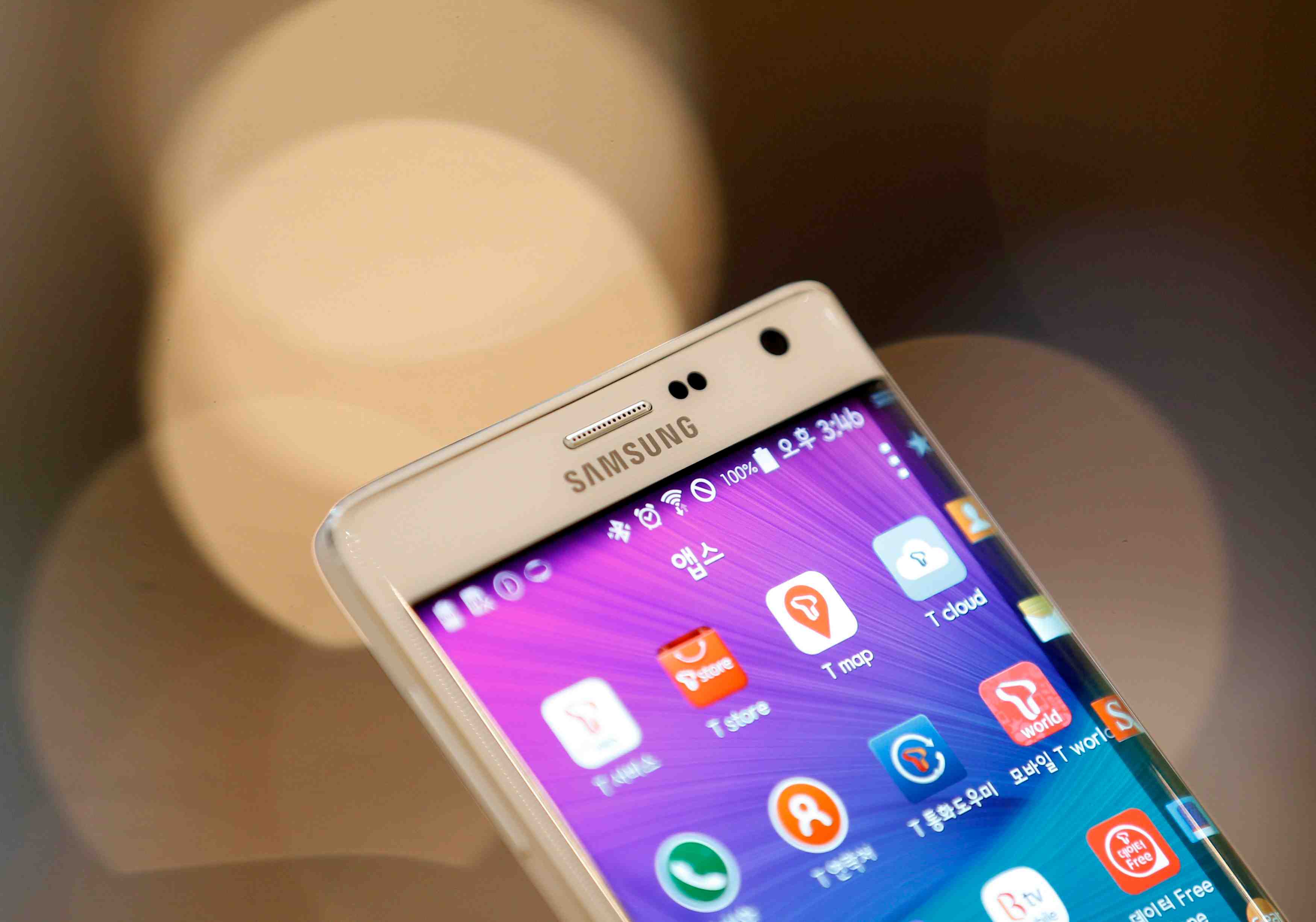 Samsung elec attend un premier recul en 3 ans du benefice annuel