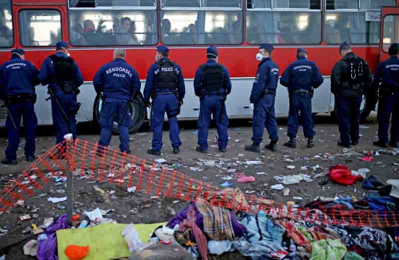 Budapest installe des renforts de police a la frontiere serbe