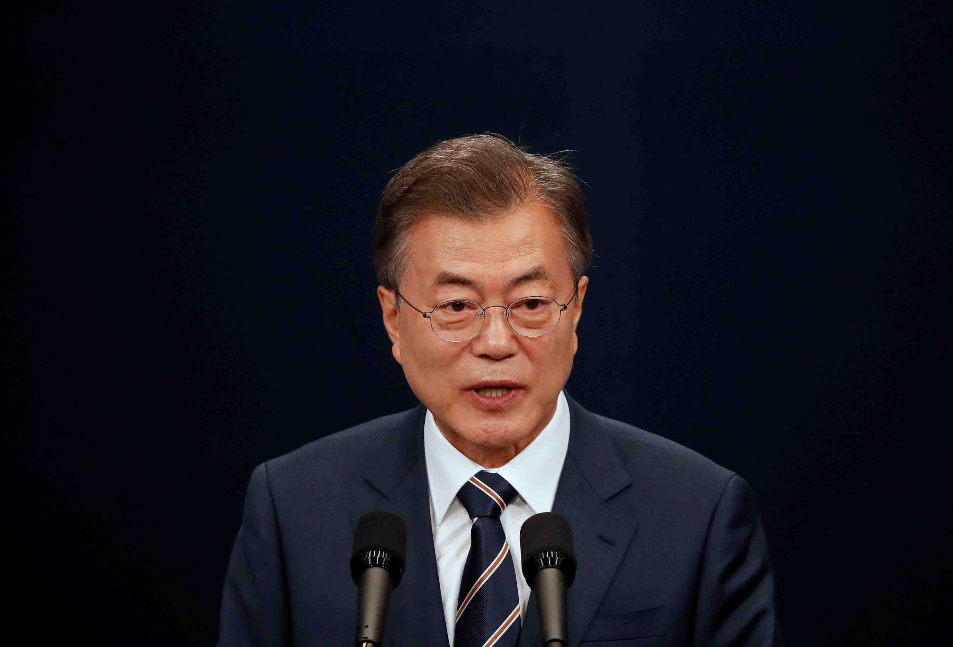Corees: moon jae-in (sud) veut d'autres reunions avec kim jong-un