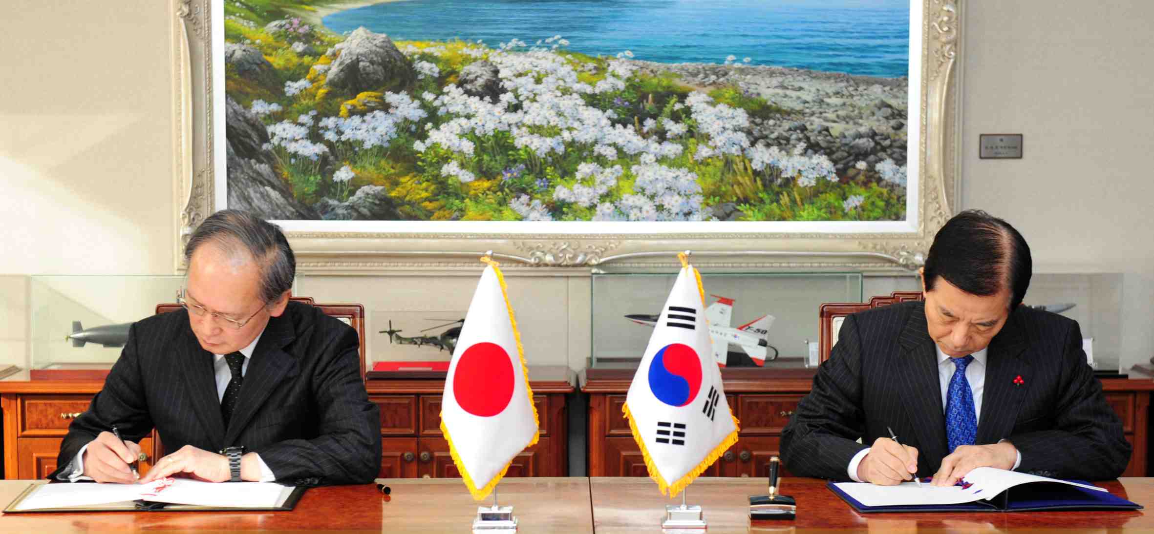 La coree du sud et le japon signent un accord de partage des renseignements