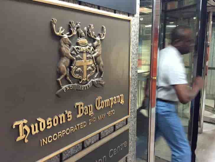 Hudson's bay va rejeter l'offre de signa pour kaufhof, selon des sources