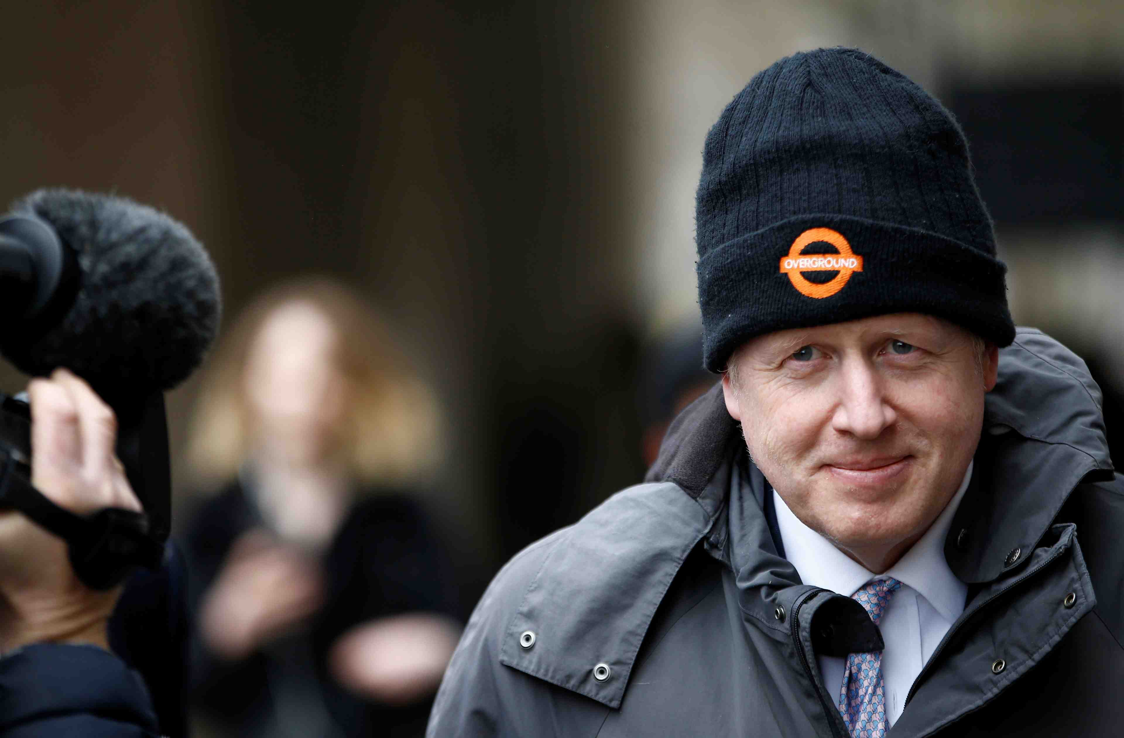 Brexit: johnson pourrait voter le plan de may, selon le telegraph
