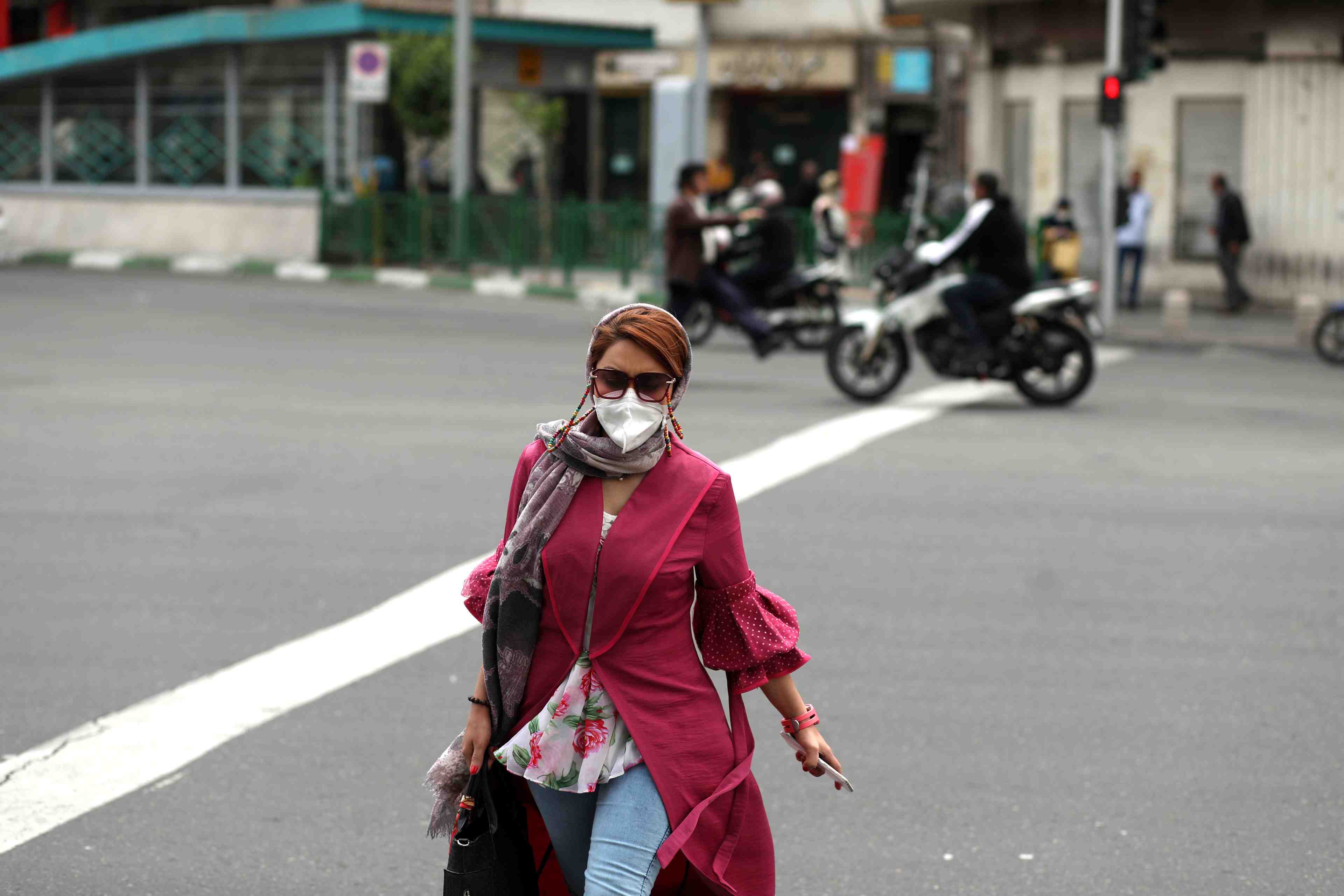 Le coronavirus a fait 6.203 morts en iran, ou des mosquees vont rouvrir