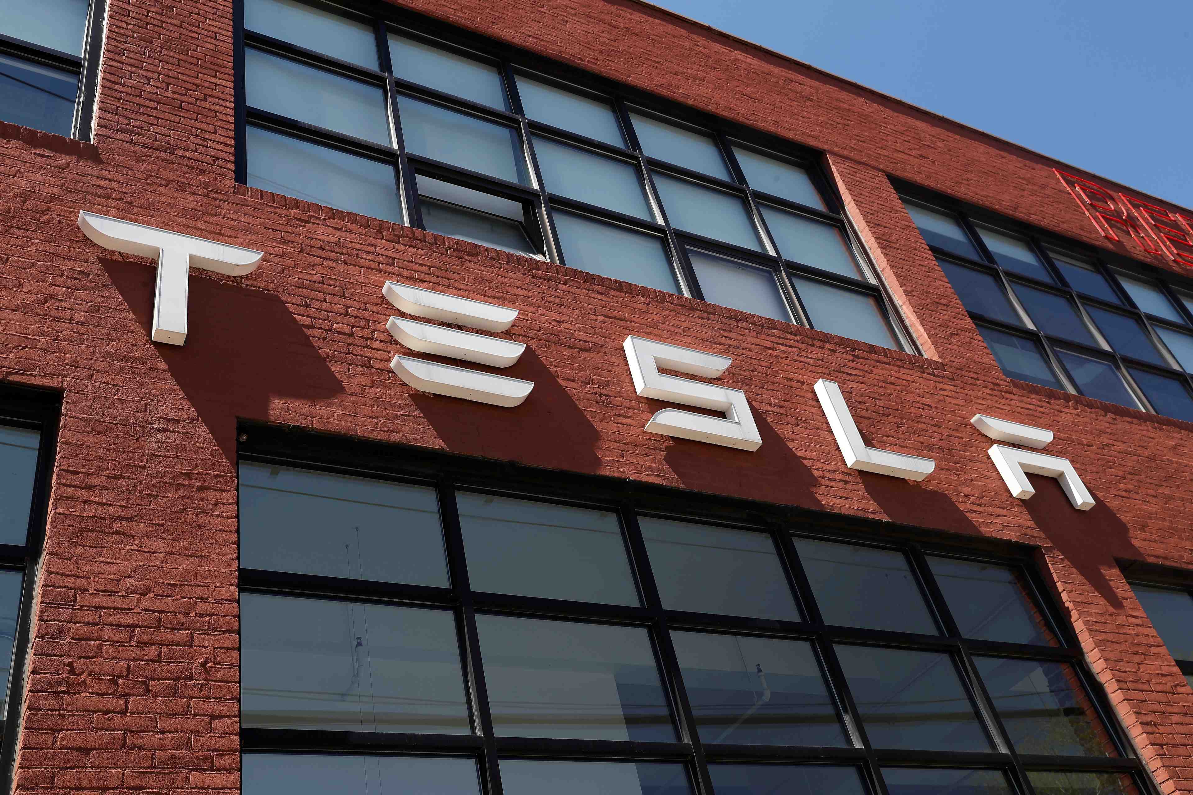 Tesla, porte par la demande chinoise, bat les attentes de wall street au t1