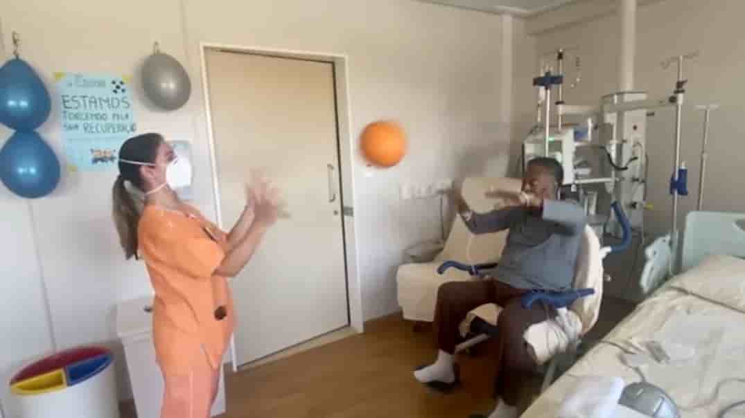 L'ex-footballeur bresilien pele est sorti de l'hopital