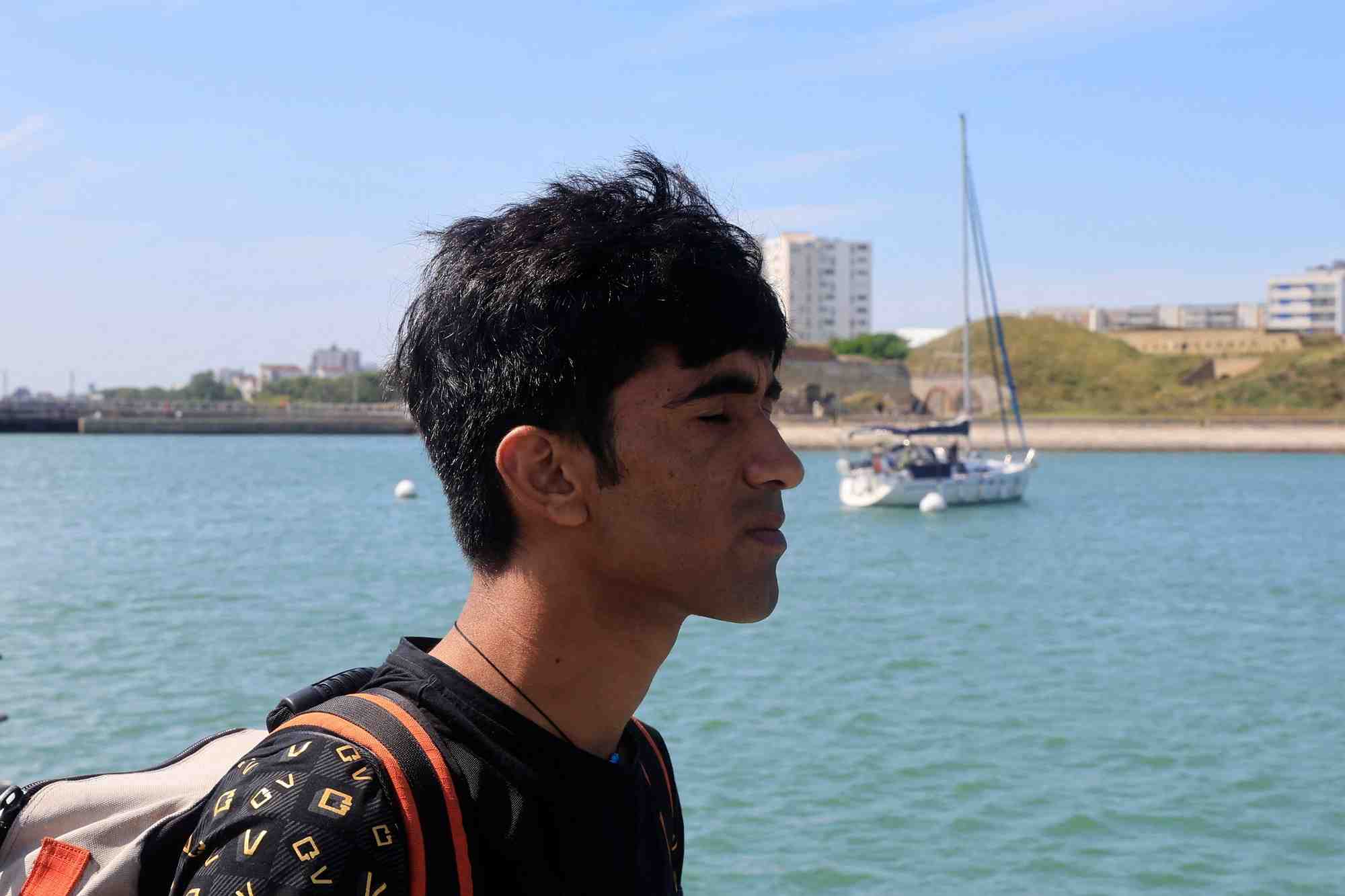 Idris, un afghan de 22 ans, a calais, en france