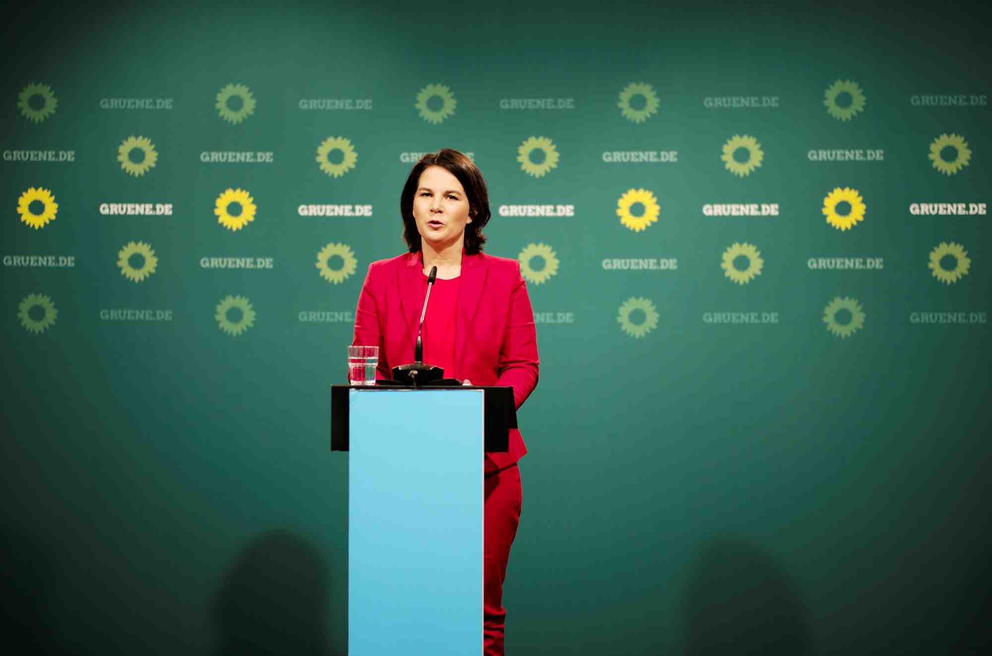 Allemagne: les conservateurs et les verts au coude a coude dans les sondages
