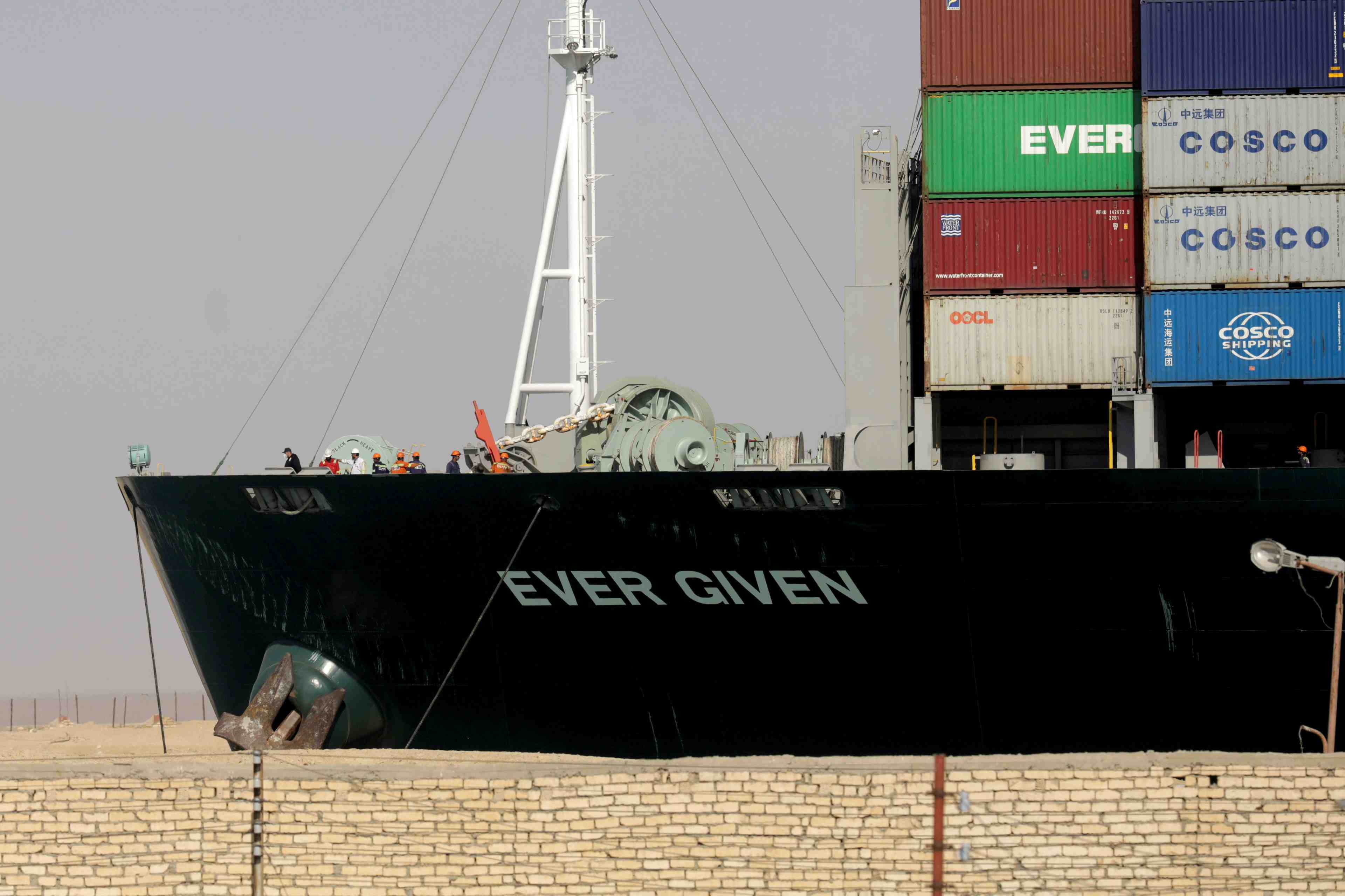 Canal de suez: accord sur la fin de l'immobilisation de l'ever given