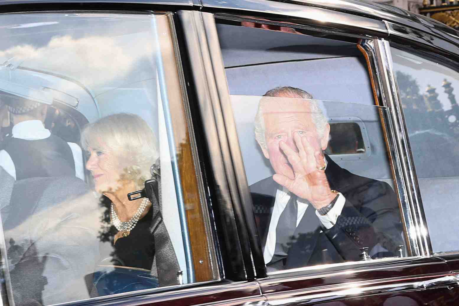 Charles iii promet de consacrer sa vie au service des britanniques