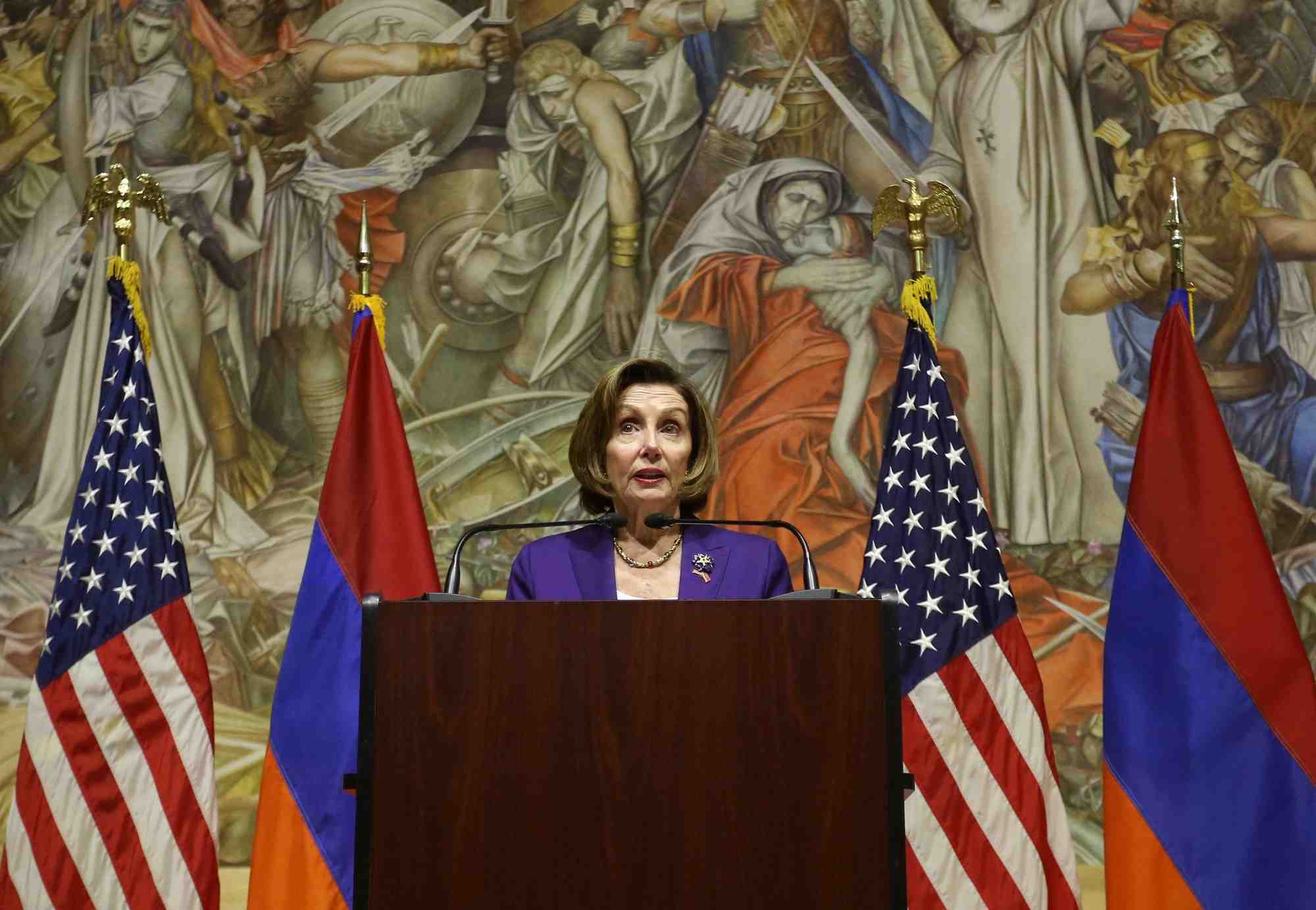 La presidente de la chambre des representants des etats-unis, nancy pelosi, en visite en armenie