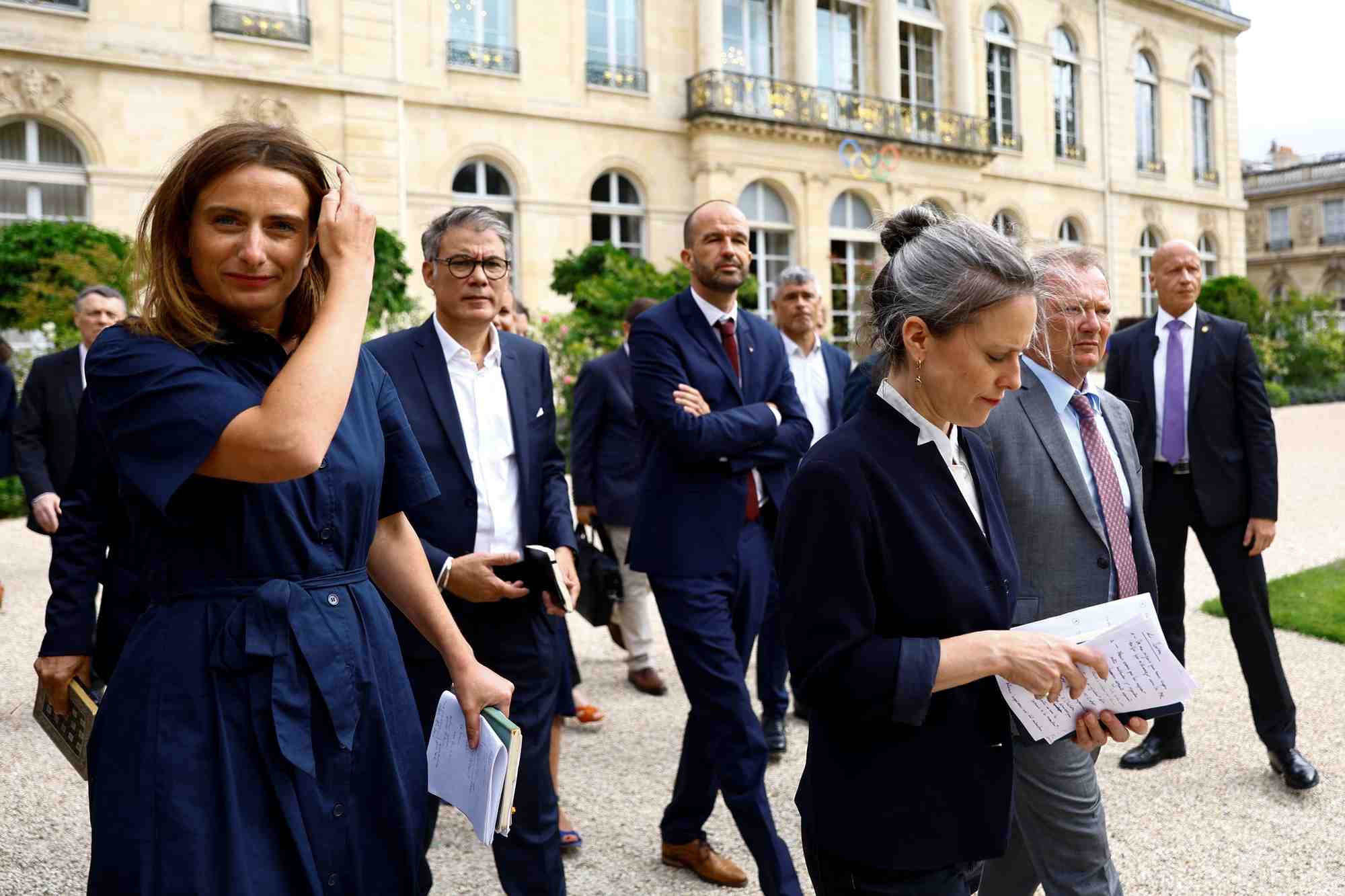 Les dirigeants du nouveau front populaire quittent le palais de l'elysee