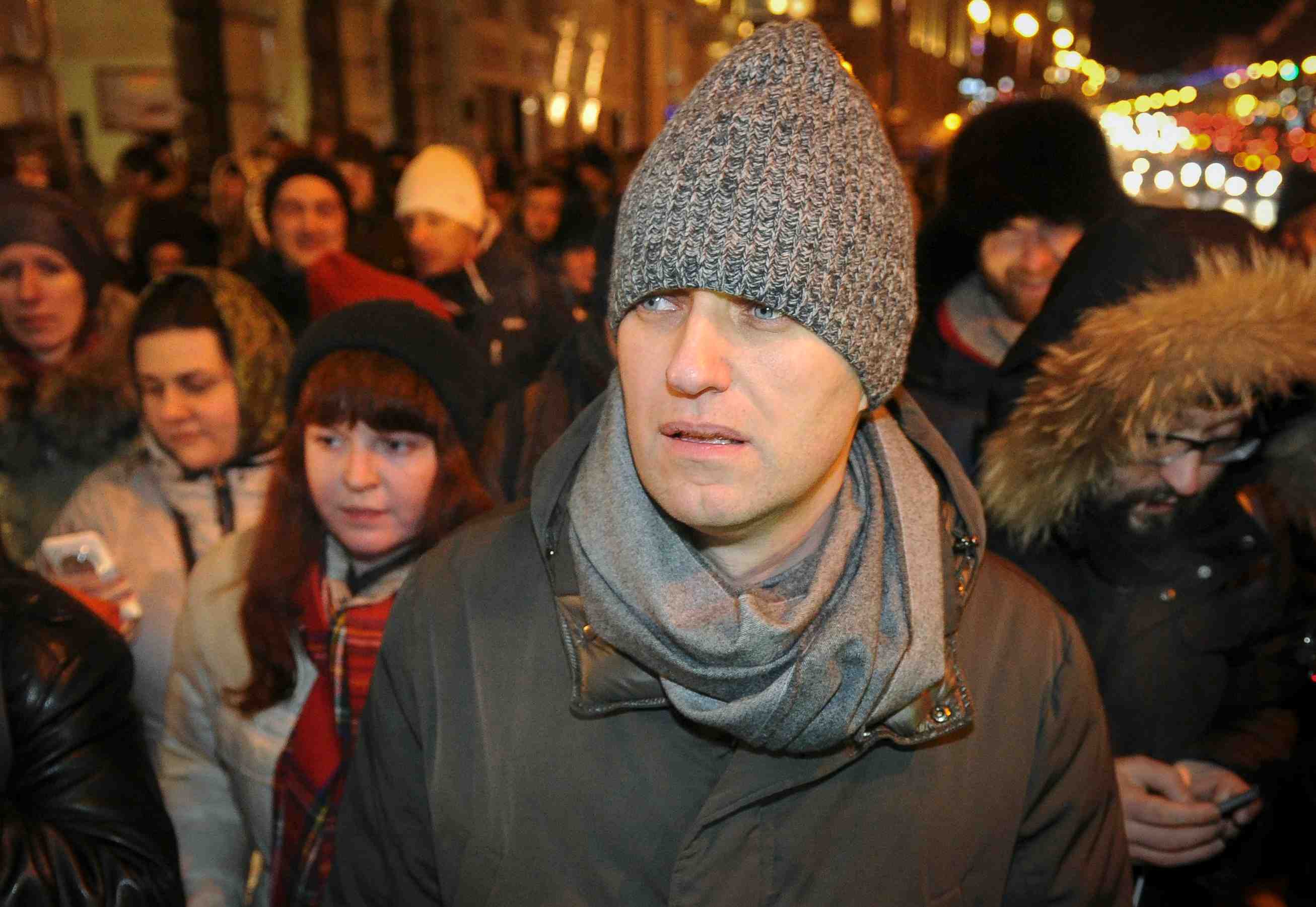 L'opposant russe alexei navalny a coupe son bracelet electronique
