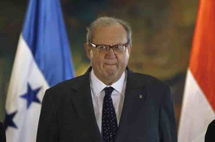 Le chef de l'ordre de malte demissionne