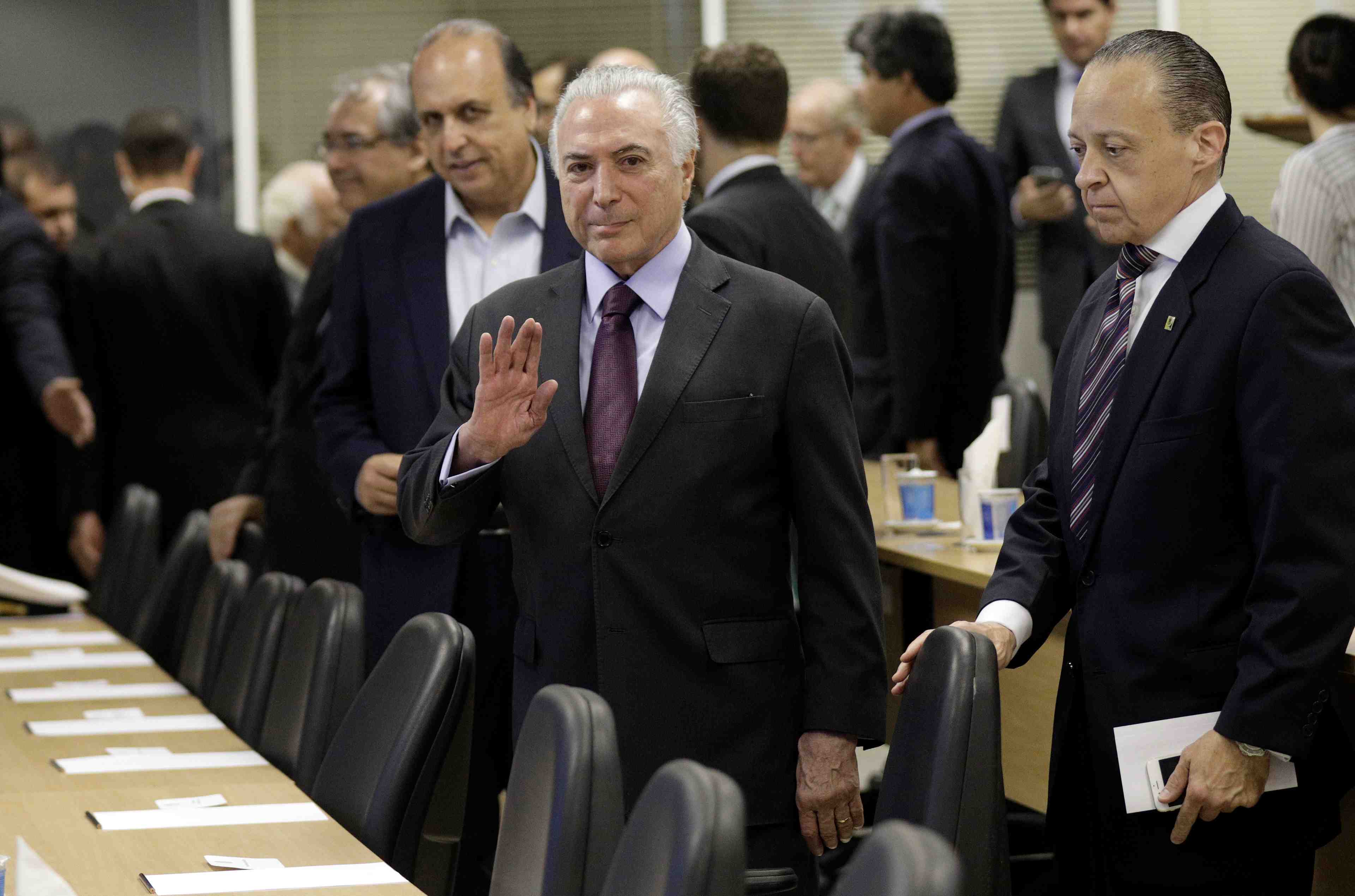Bresil: la police federale recommande de nouvelles poursuites contre temer